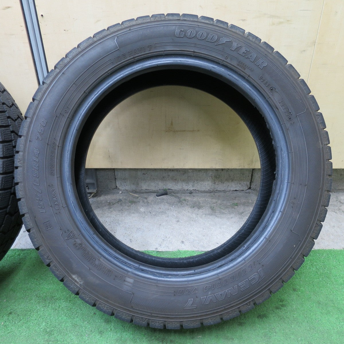 バリ溝！22年！8.5分★スタッドレス 155/65R14 グッドイヤー アイスナビ7 タイヤ 14インチ N-BOX スペーシア デイズ 等★6042902NGスタ