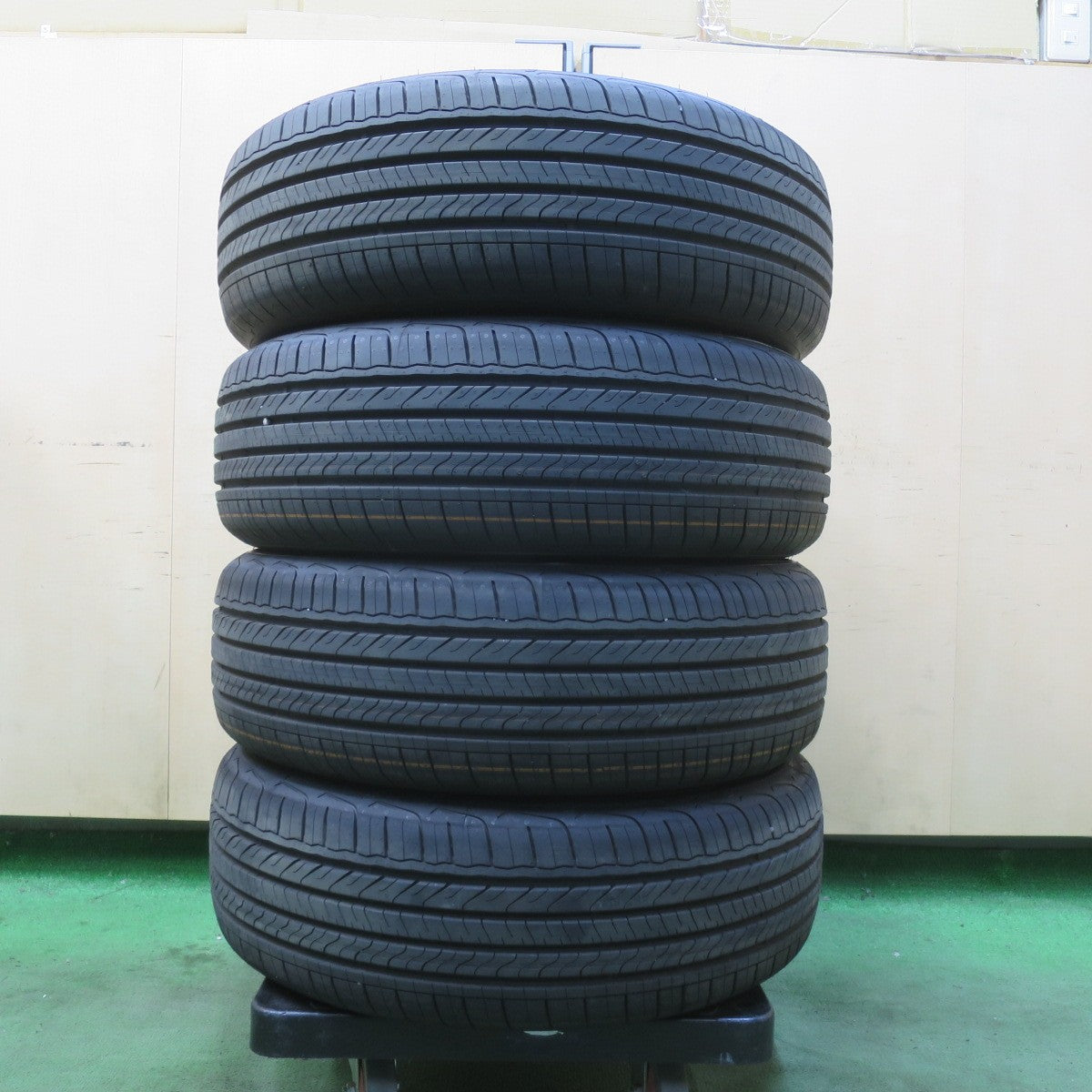 新車外し！25年★195/60R16 グッドイヤー TRIPLEMAX2 タイヤ 16インチ ウィッシュ セレナ フロンクス 等★6021105イノタ