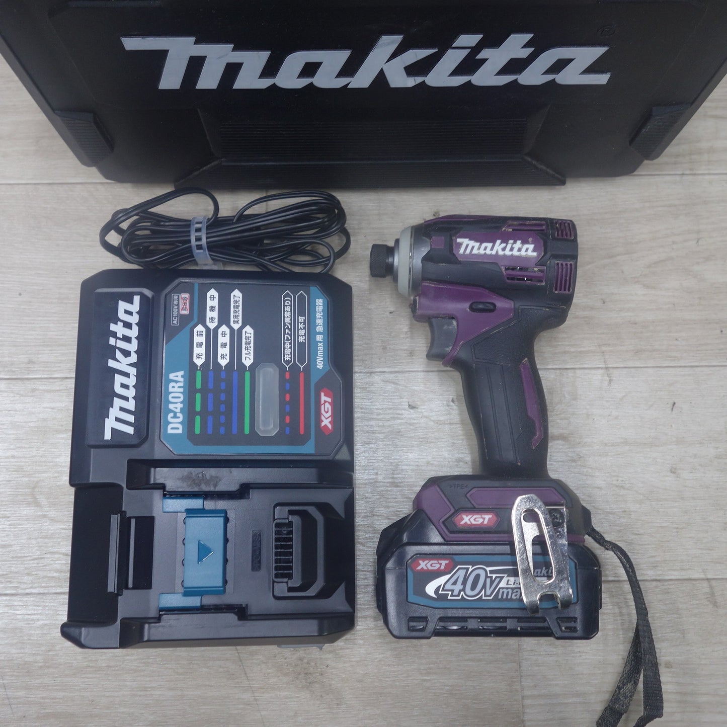 [送料無料] 付属品付き◆マキタ 充電式 インパクト ドライバ 40V TD001G バッテリー BL4025 充電器 DC40RA バッテリー ケース付 電動 工具 makita◆