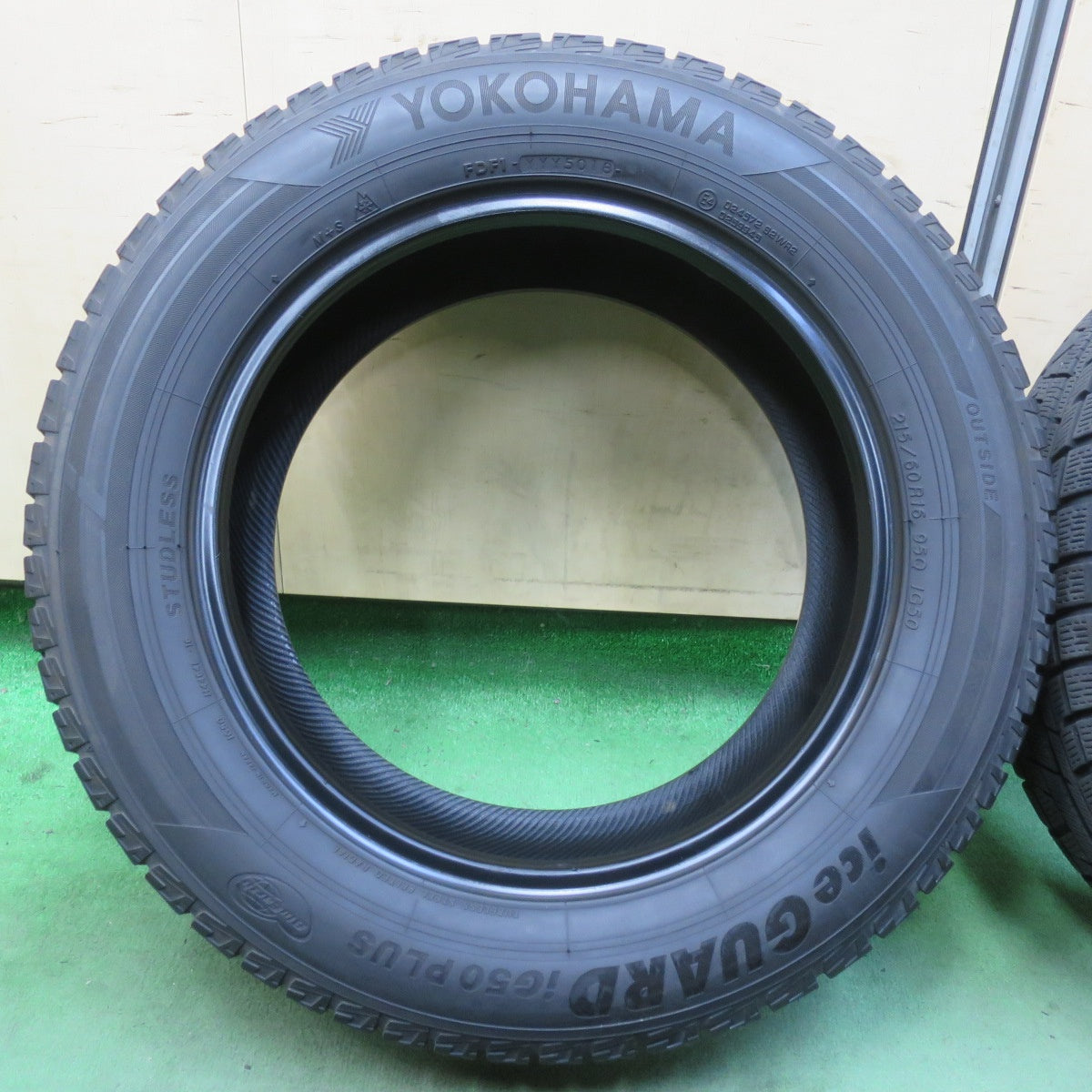 4本価格★スタッドレス 215/60R16 ヨコハマ アイスガード iG50 プラス タイヤ 16インチ ヴェゼル オデッセイ クラウン CX-3 等★5121009イスタ