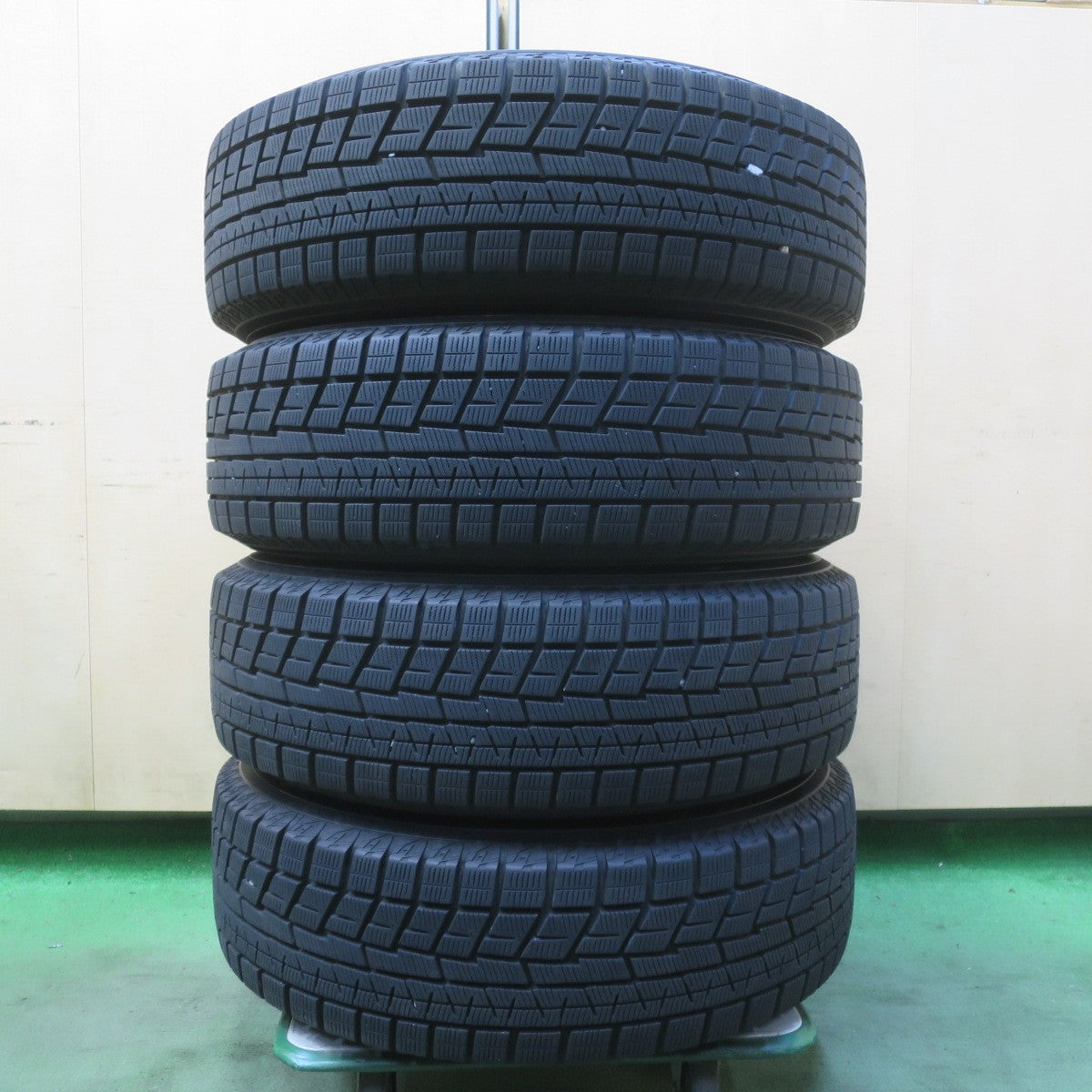 バリ溝！9.5分◎LOXARNY SPORT 195/65R16 スタッドレス ヨコハマ アイスガード iG60 ロクサーニ スポーツ 16インチ PCD100/4H◎6083114イス