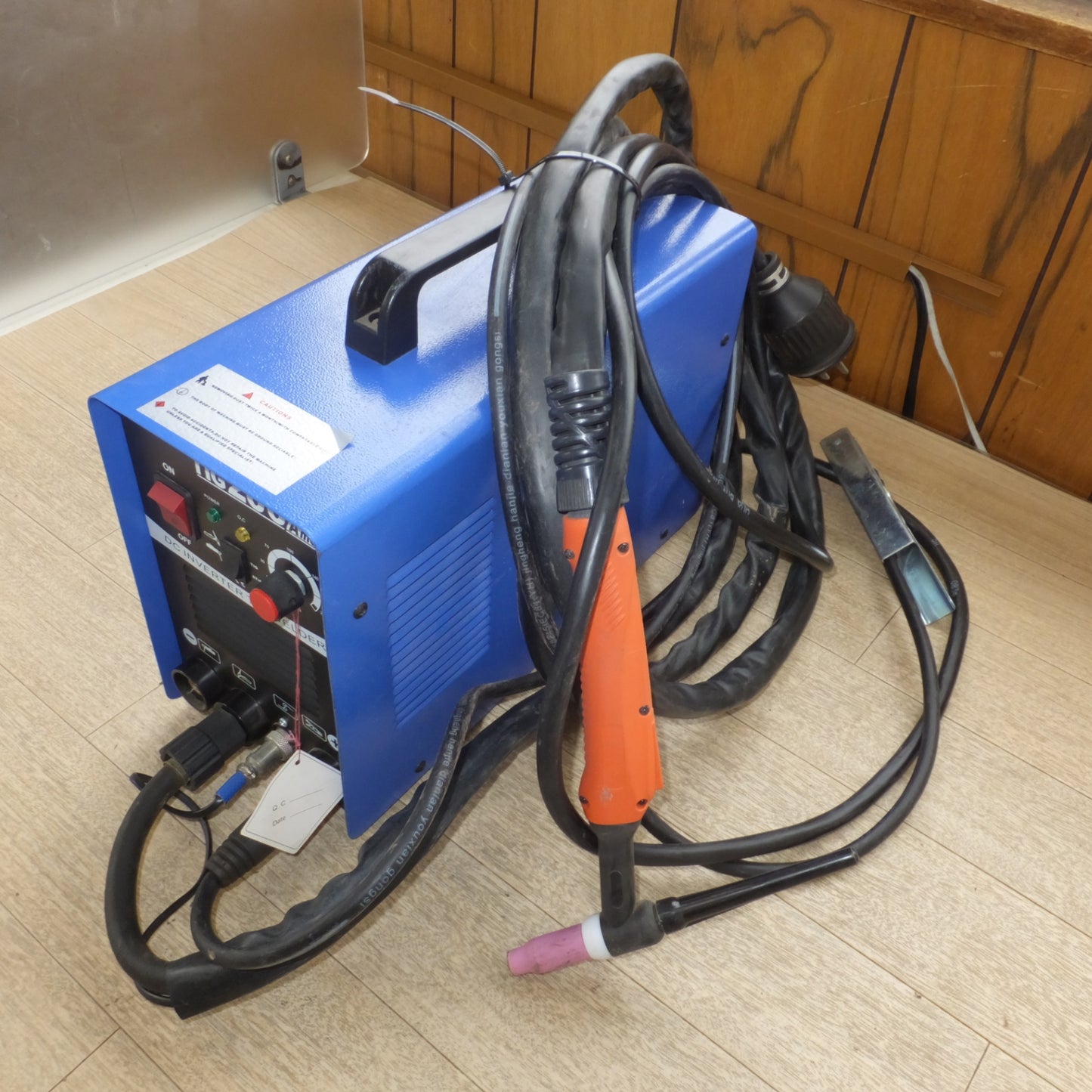 [送料無料] ★TIG溶接機 DC INVERTER TIG WELDER TIG200Amos EN60974-1　200V 50-60Hz　メーカー 不明★