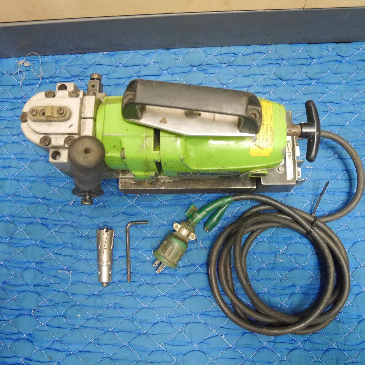 [送料無料] ☆イクラ ライト ボーラー IS-LB35 磁気ボール盤 電動 工具 育良 IKURA 100V コード式☆