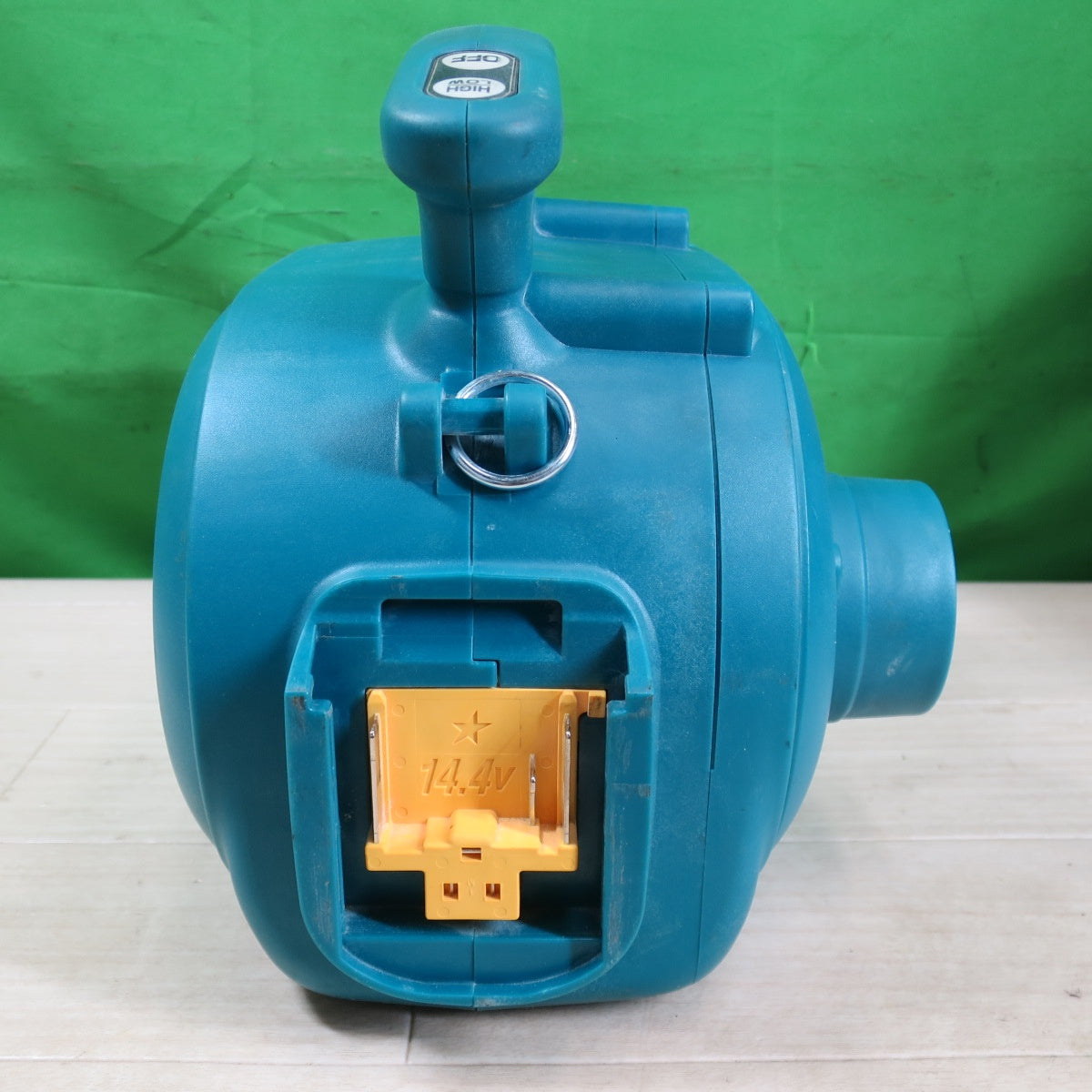 [送料無料] ☆マキタ 充電式 小型 集じん機 14.4V VC340D 充電器 付き makita 電動 工具☆
