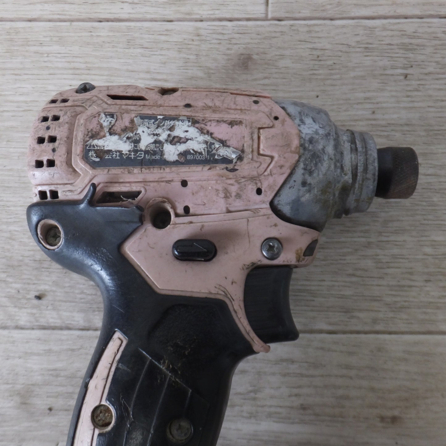 [送料無料] ★マキタ makita 充電式インパクトドライバ TD147D(?) 18V 本体のみ★