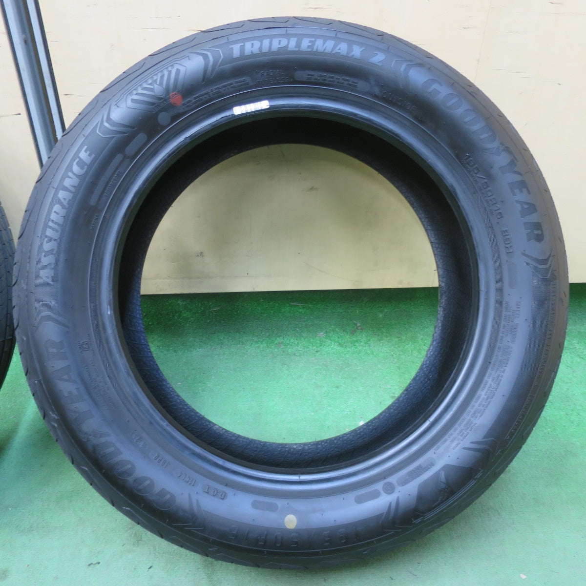 新車外し！25年★195/60R16 グッドイヤー TRIPLEMAX2 タイヤ 16インチ ウィッシュ セレナ フロンクス 等★6021105イノタ