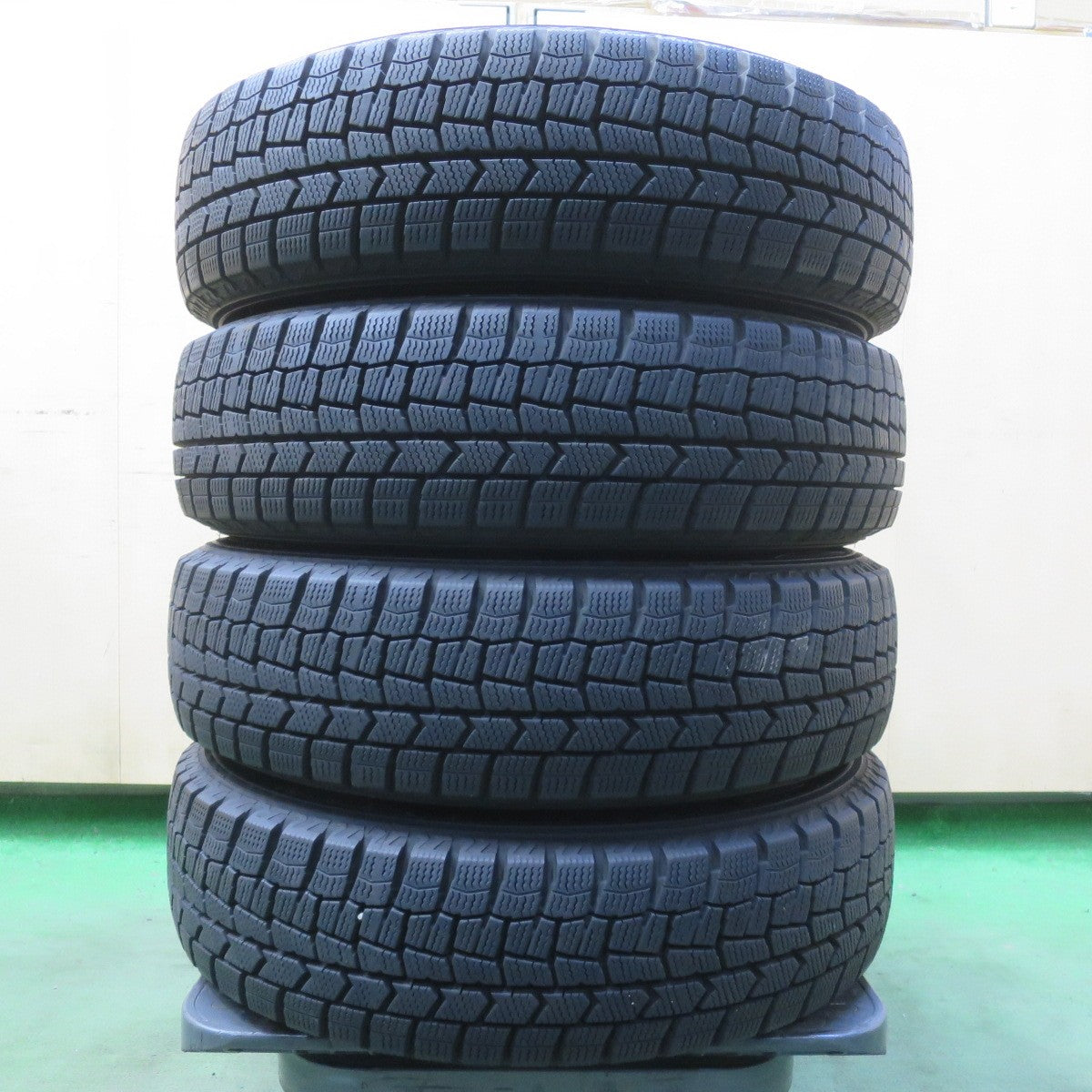 バリ溝！23年！キレイ！9.5分◎スタッドレス 155/65R14 ダンロップ ウインターマックス WM02 AZ Sports AZスポーツ 14インチ PCD100/4H◎6092915イス