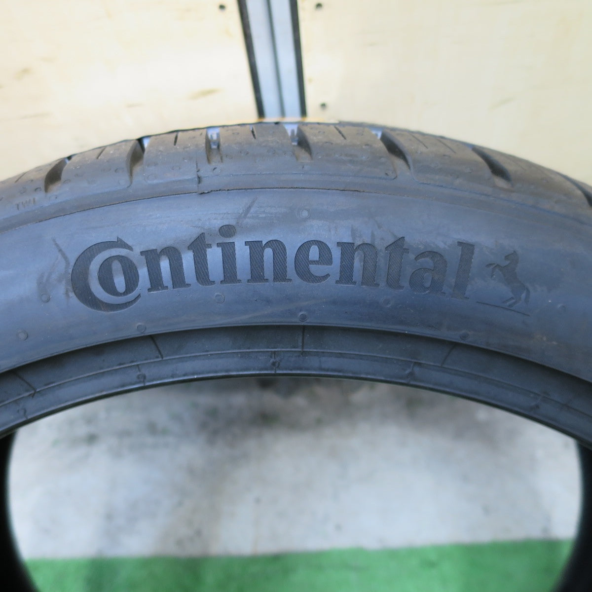 未使用！1本★225/40R18 コンチネンタル エクストリームコンタクト DWS06 プラス タイヤ 18インチ ワーゲン ゴルフ アウディ A3 MINI BMW 1シリーズ 等★6033003ナノタ