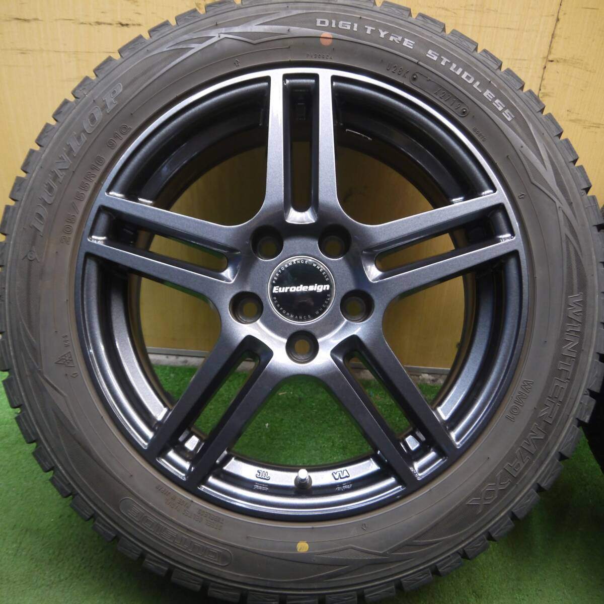 バリ溝 綺麗 8.5分★ワーゲン等 Eurodesign 205/55R16 スタッドレス ダンロップ ウインターマックス WM01 PCD112/5★4052408Hス