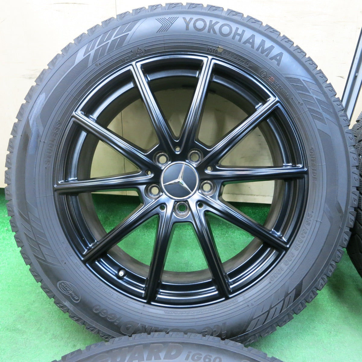 [送料無料] バリ溝！20年！キレイ！8.5分★ベンツ X247 GLB 純正 215/60R18 スタッドレス ヨコハマ アイスガード iG60 18インチ PCD112/5H★4110809SYス