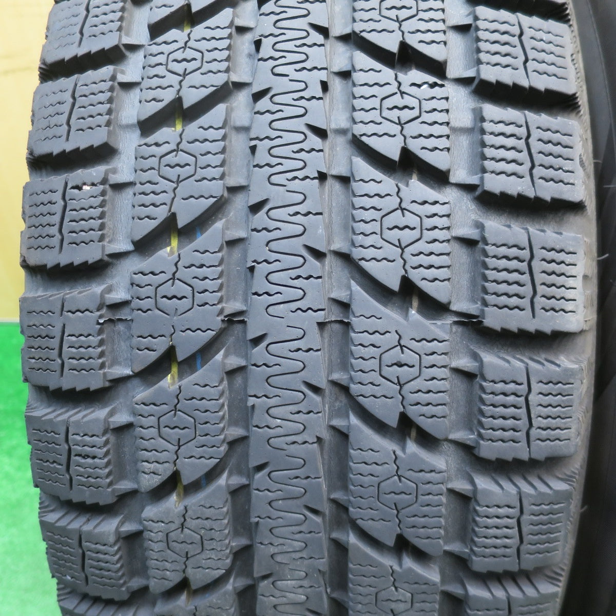 バリ溝！9分★スタッドレス 265/65R17 トーヨー オブザーブ GSi-5 REMUZEN 東京車輪 レミューゼン 17インチ PCD139.7/6H★5111401NJス