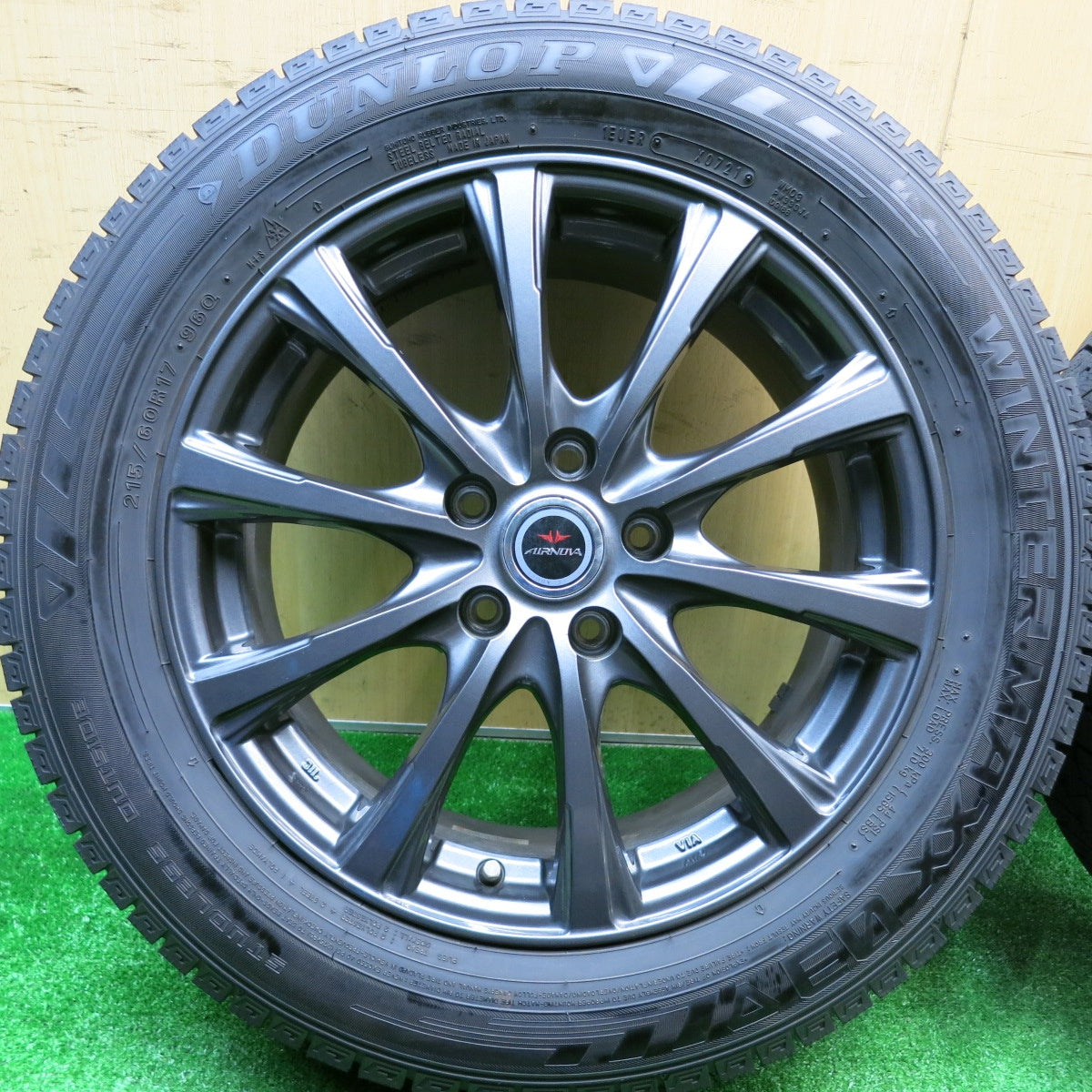 バリ溝！21年！9.5分★スタッドレス 215/60R17 ダンロップ ウインターマックス 03 AIRNOVA SB10 エアノヴァ 17インチ PCD114.3/5H★5102505HAス