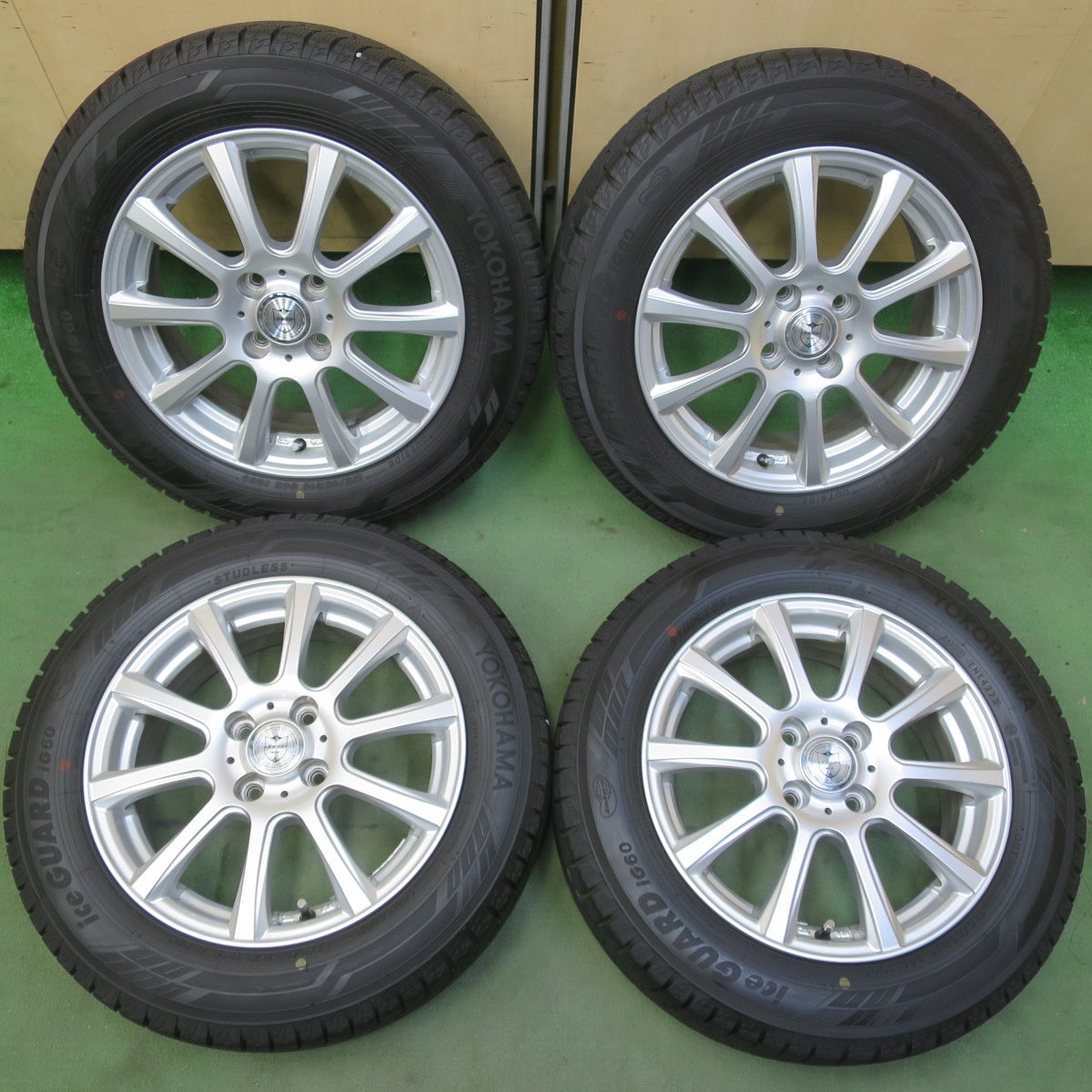 ほぼ未使用！23年！キレイ◎スタッドレス 175/65R15 ヨコハマ アイスガード iG60 JOKER ジョーカー 15インチ PCD100/4H◎6081912イス