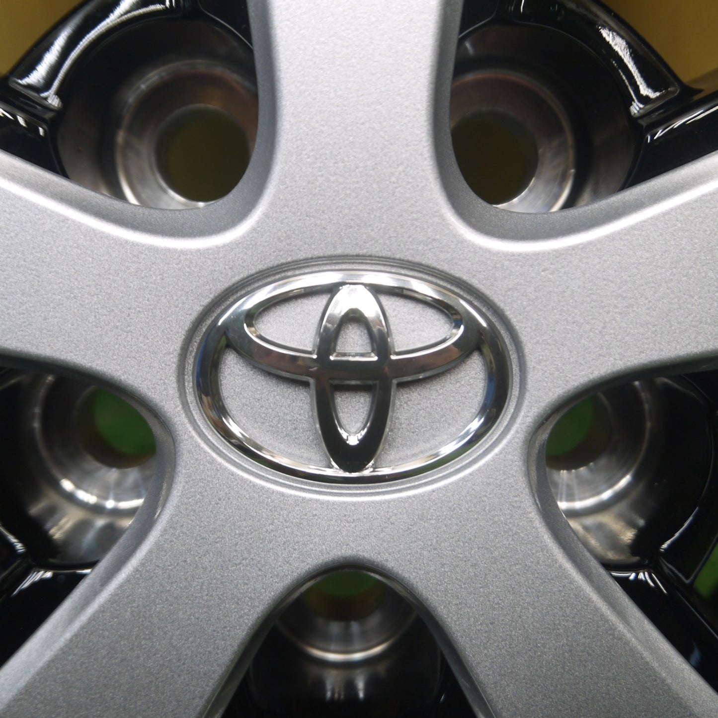 *送料無料* 新車外し★トヨタ 30系 プリウス 後期 純正 ホイール 15インチ 15×6J PCD100/5H★4062403Hホ