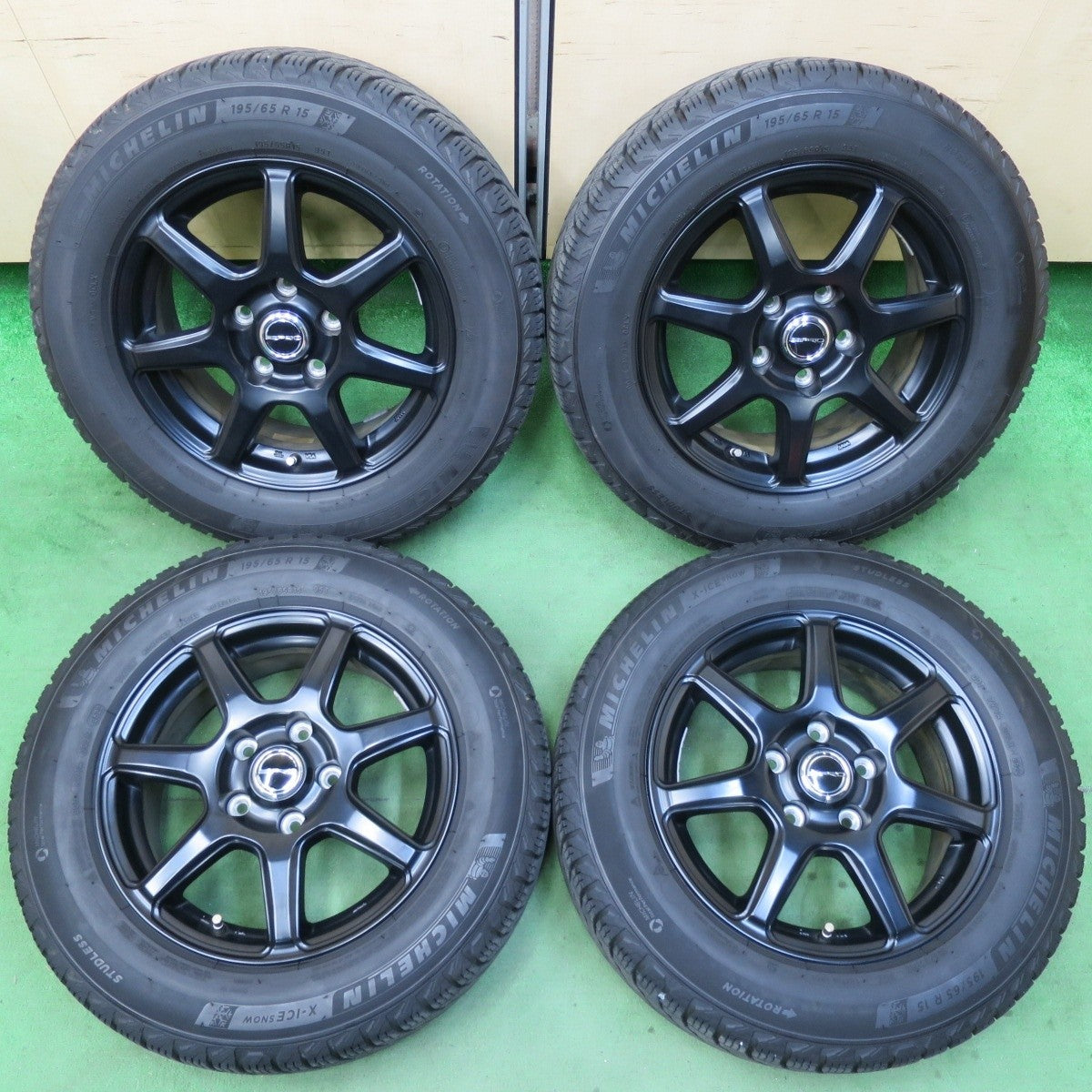 バリ溝！22年！キレイ！9分★スタッドレス 195/65R15 ミシュラン X-ICE SNOW PRD 社外 アルミ 15インチ PCD114.3/5H★5030602イス