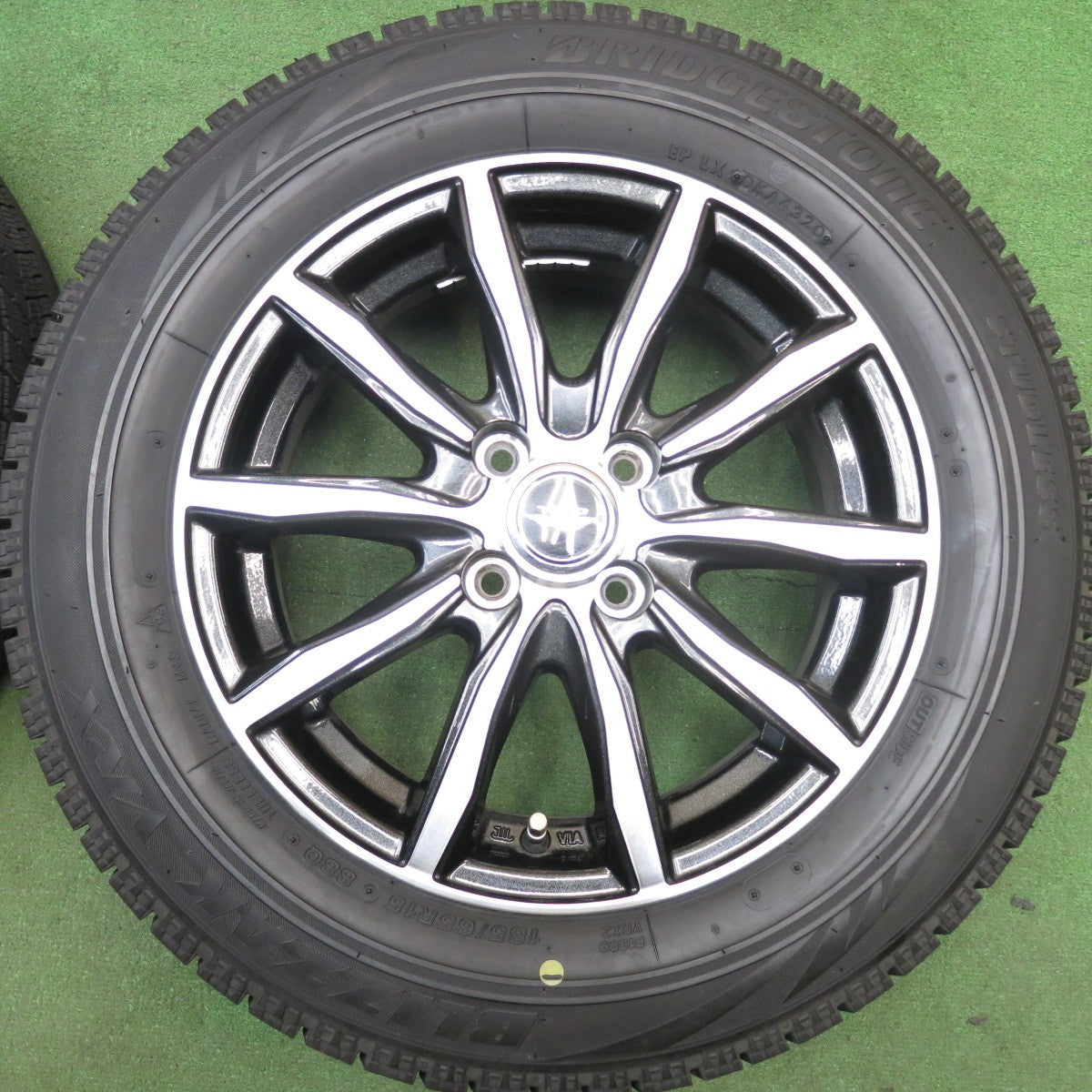 バリ溝！キレイ！9.5分★スタッドレス 185/65R15 ブリヂストン ブリザック VRX TEAD テッド 15インチ PCD100/4H★6031517HAス