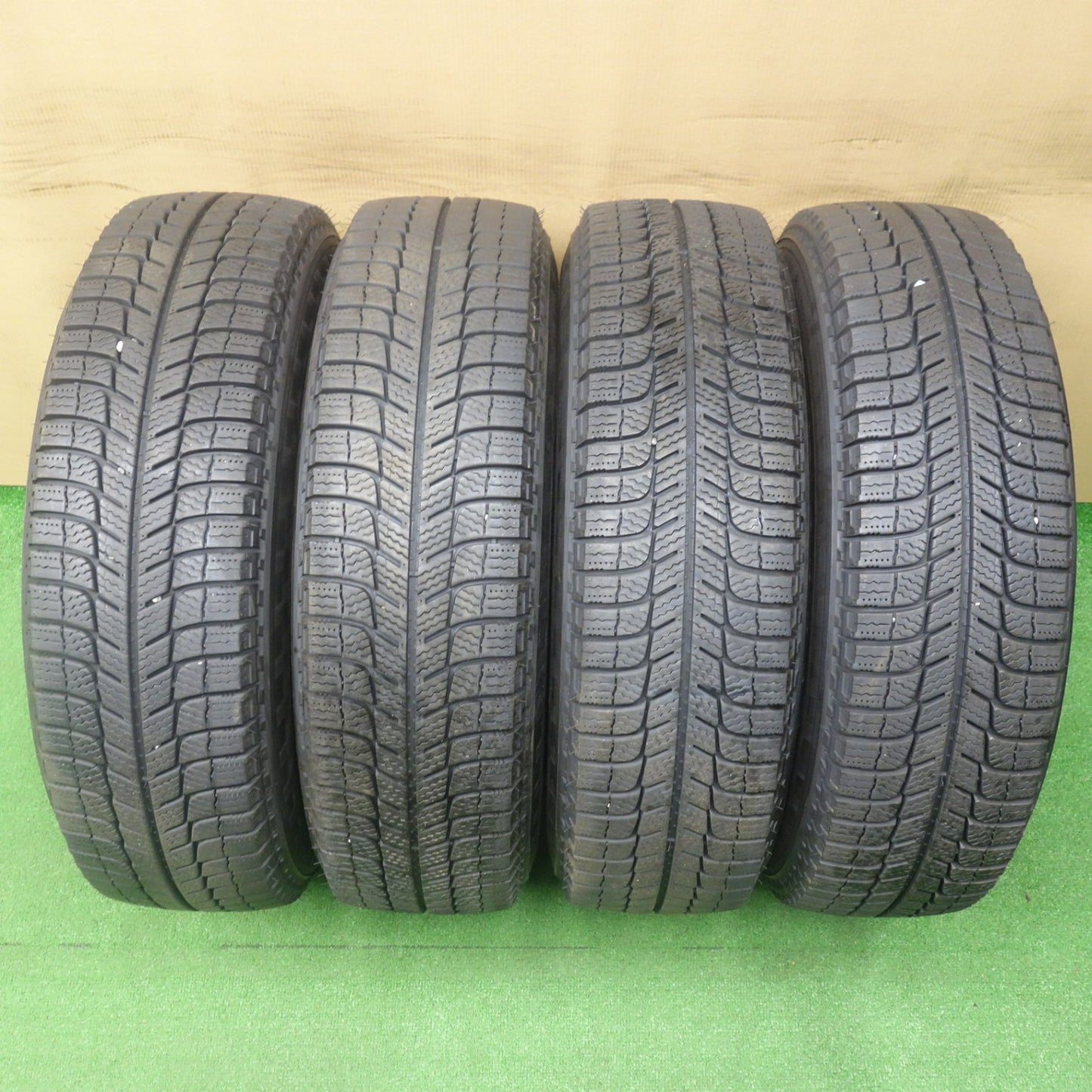 バリ溝！24年！9.5分以上★日産 キャラバン 純正 スチール 195/80R15 107/105R スタッドレス ミシュラン AGILIS X-ICE 15インチ PCD139.7/6H★6041102KTス