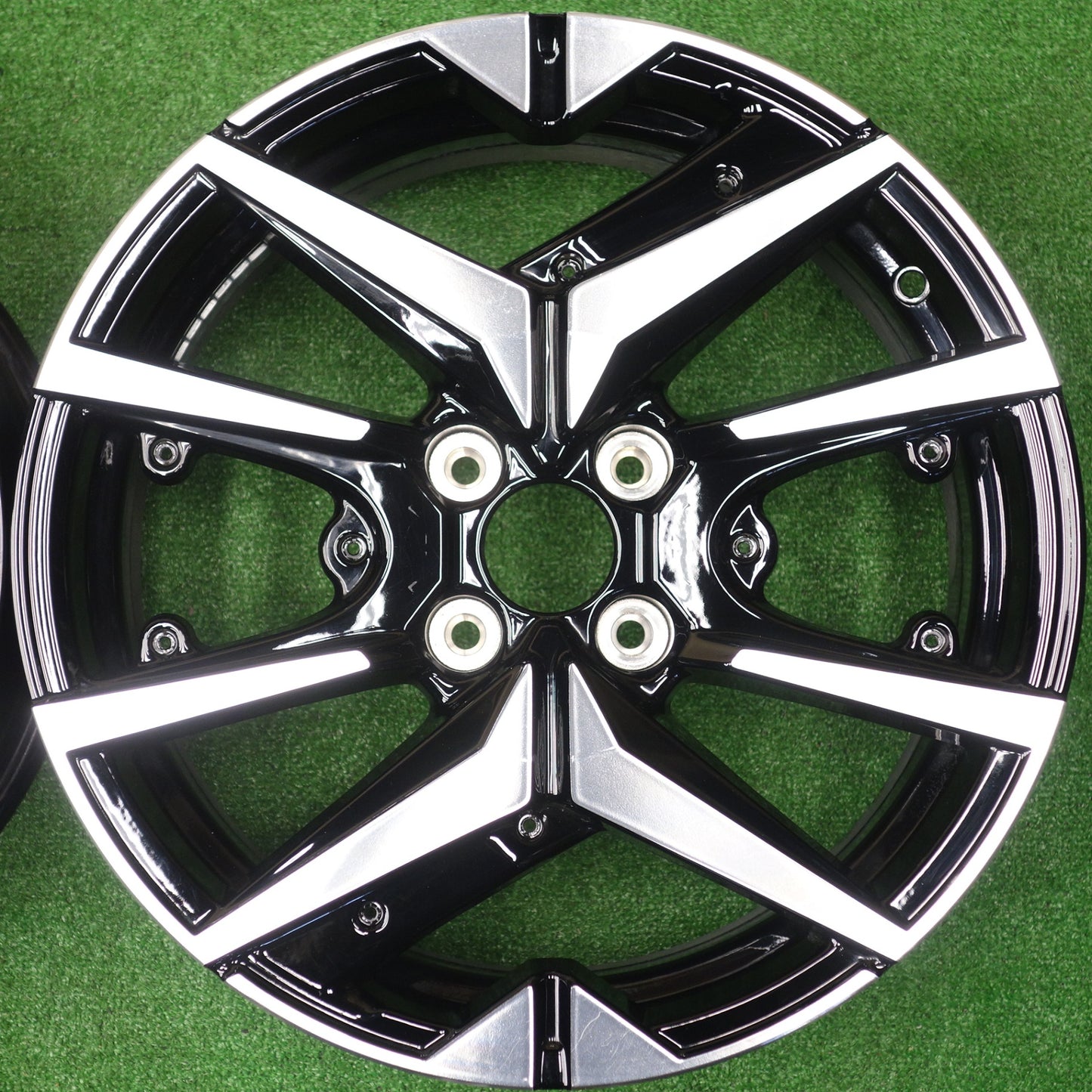 4本価格★プジョー 208 GT 純正 MOPAR ホイール 17インチ 17×7J PCD108/4H★5121402KTホ