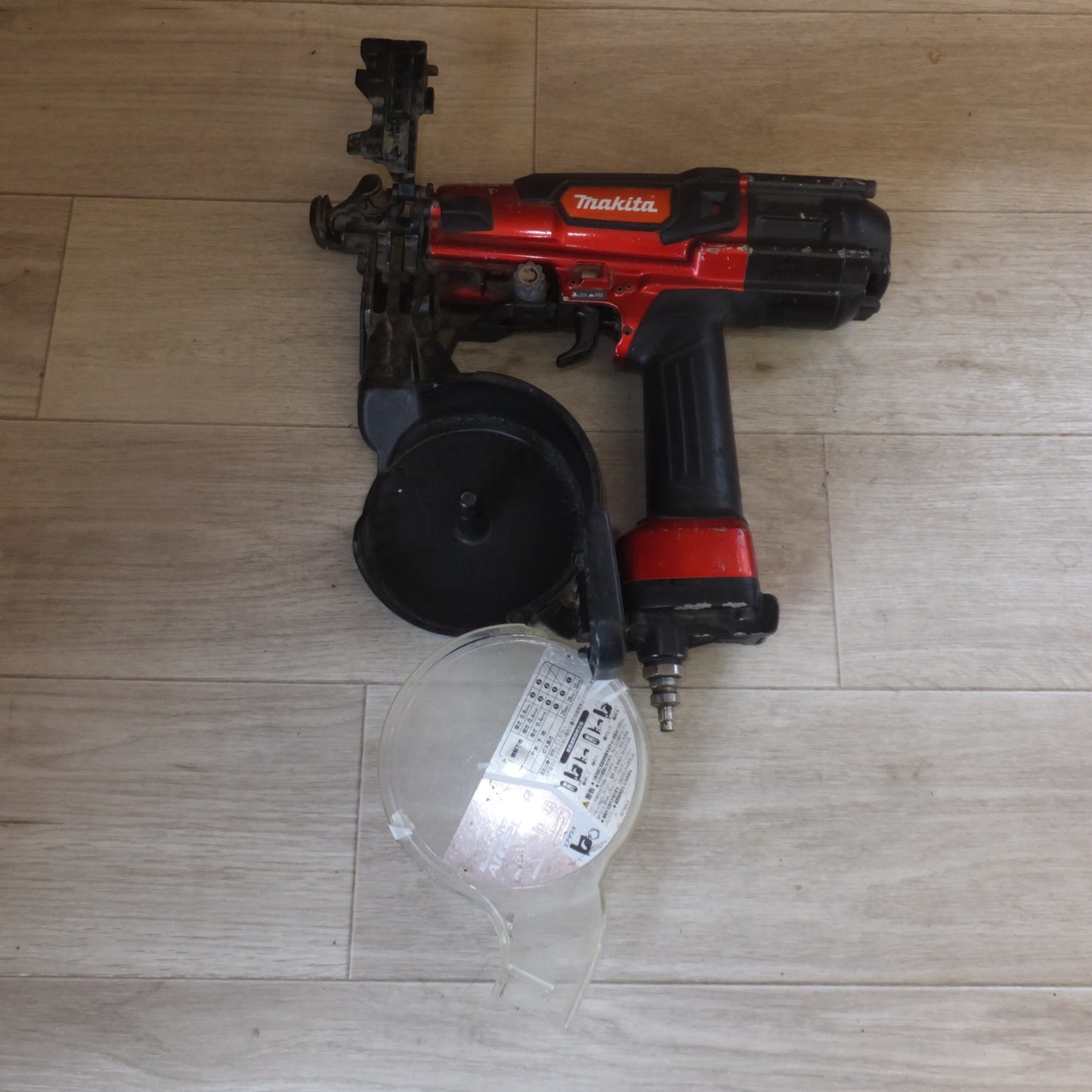 [送料無料] ★マキタ makita 32mm高圧エアビス打ち機 AR320HR　ボード用ビス32mm★