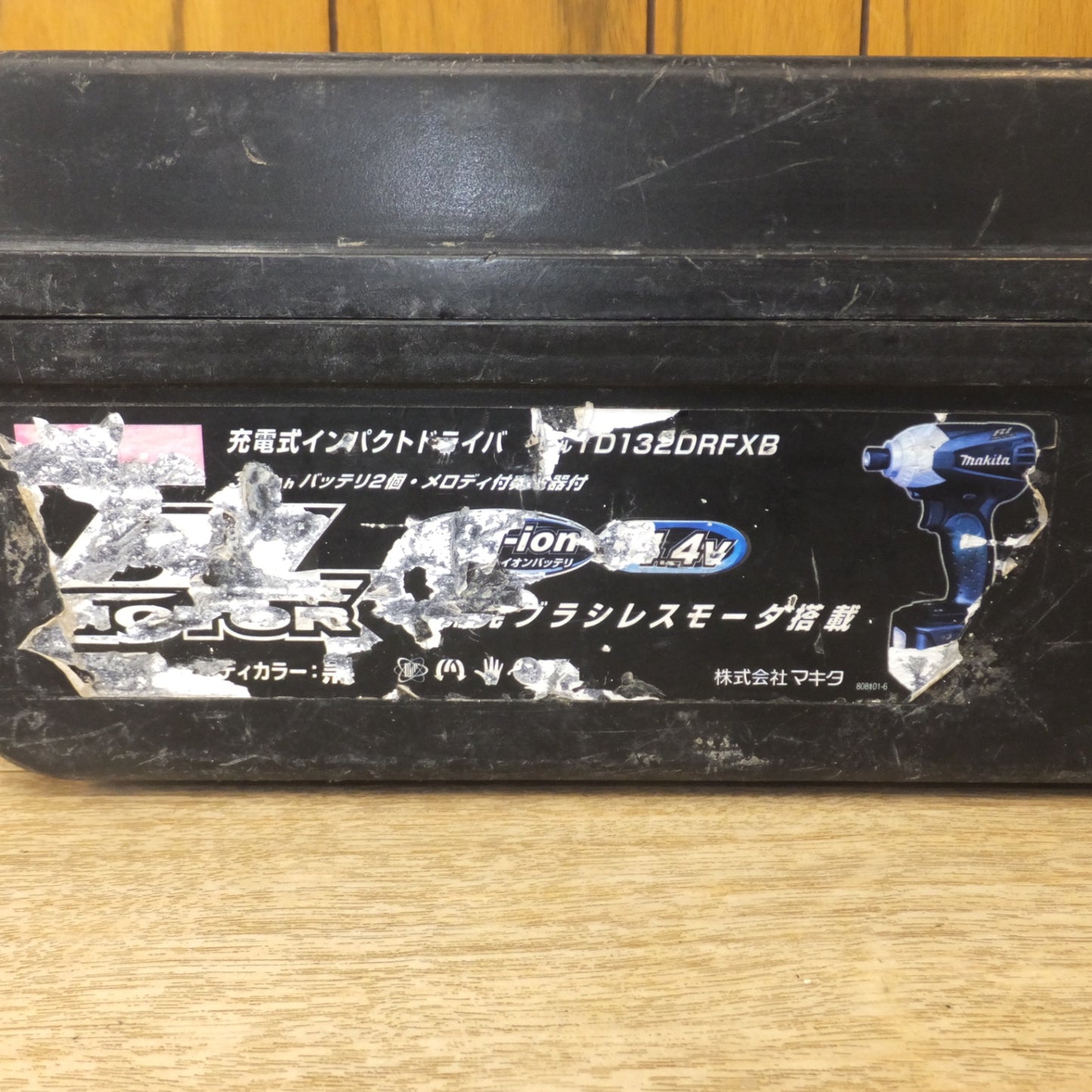 [送料無料] 現状品★マキタ makita 充電式インパクトドライバ TD132DRFXB 14.4V★