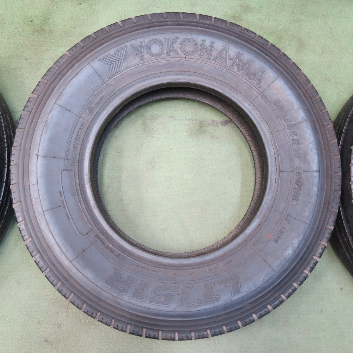 ほぼ未使用！新車外し！6本★トラック タイヤ 195/85R15 113/111L 12PR ヨコハマ LT151R 15インチ★6042101イノタ