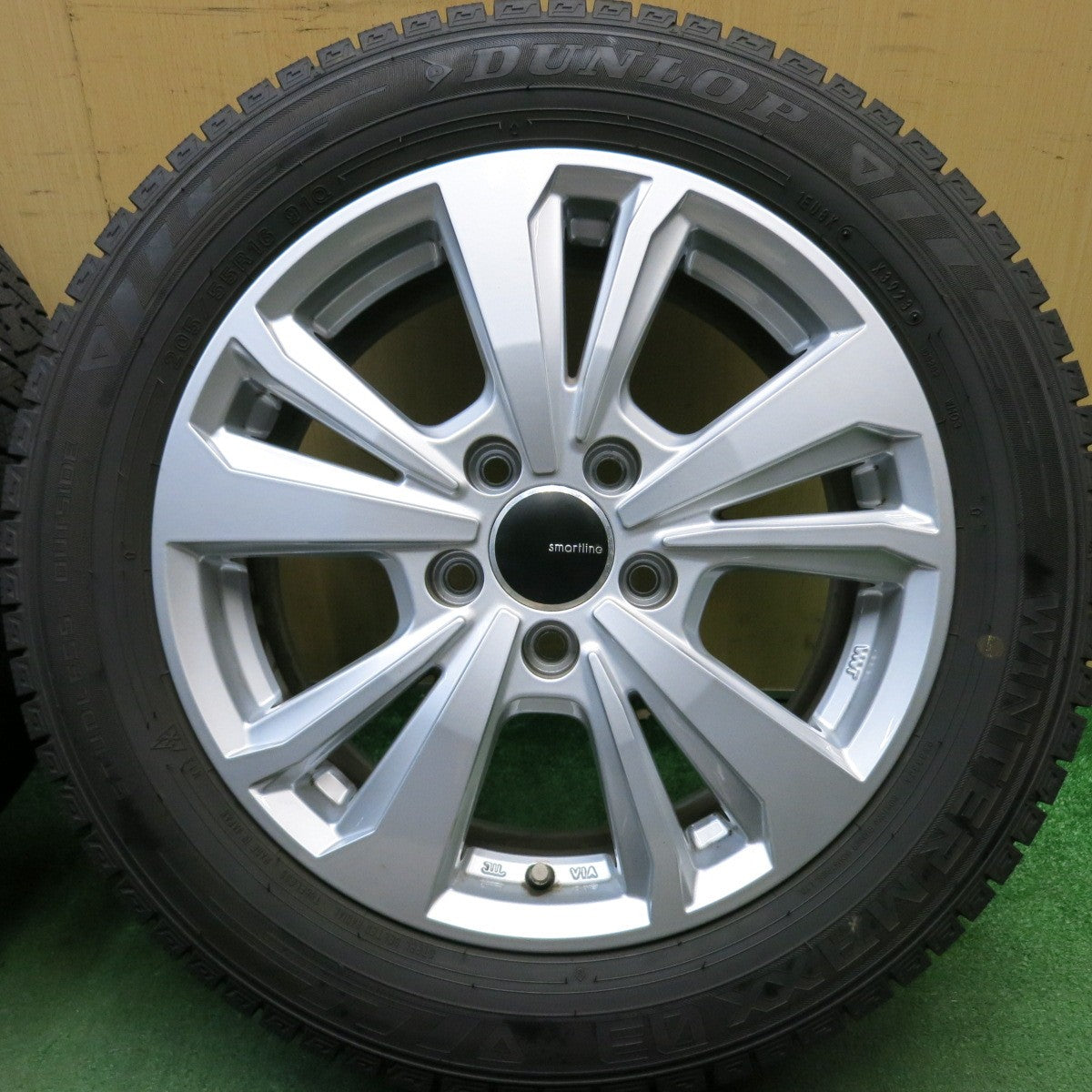 バリ溝！23年！キレイ！9分★アウディ 等 smartline 365 205/55R16 スタッドレス ダンロップ ウインターマックス 03 スマートライン 16インチ PCD112/5H★6053008HAス