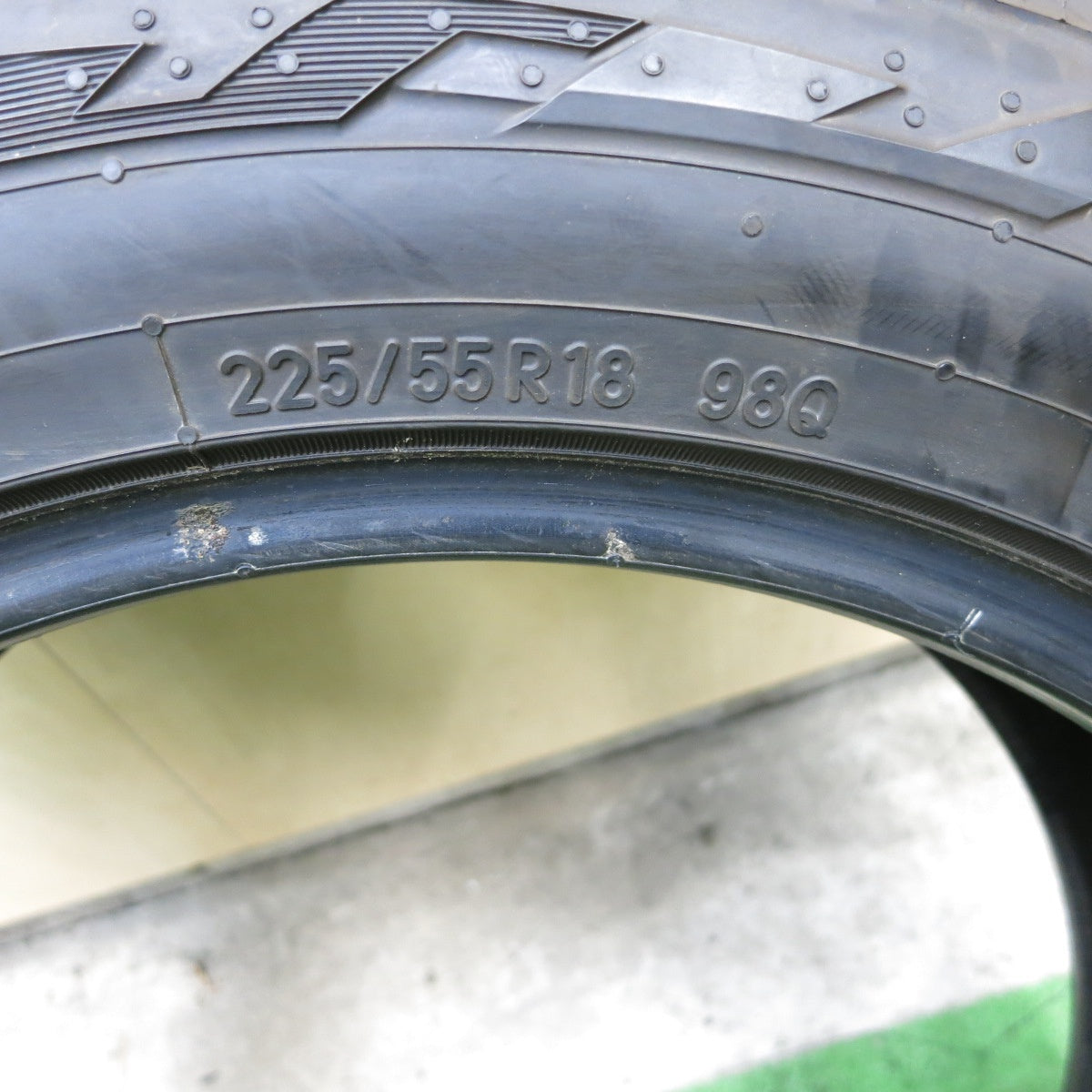 ほぼ未使用！24年！1本★225/55R18 トーヨー R/T オープン カントリー タイヤ 18インチ デリカ D:5 アウトランダー フォレスター 等★6010502ナノタ