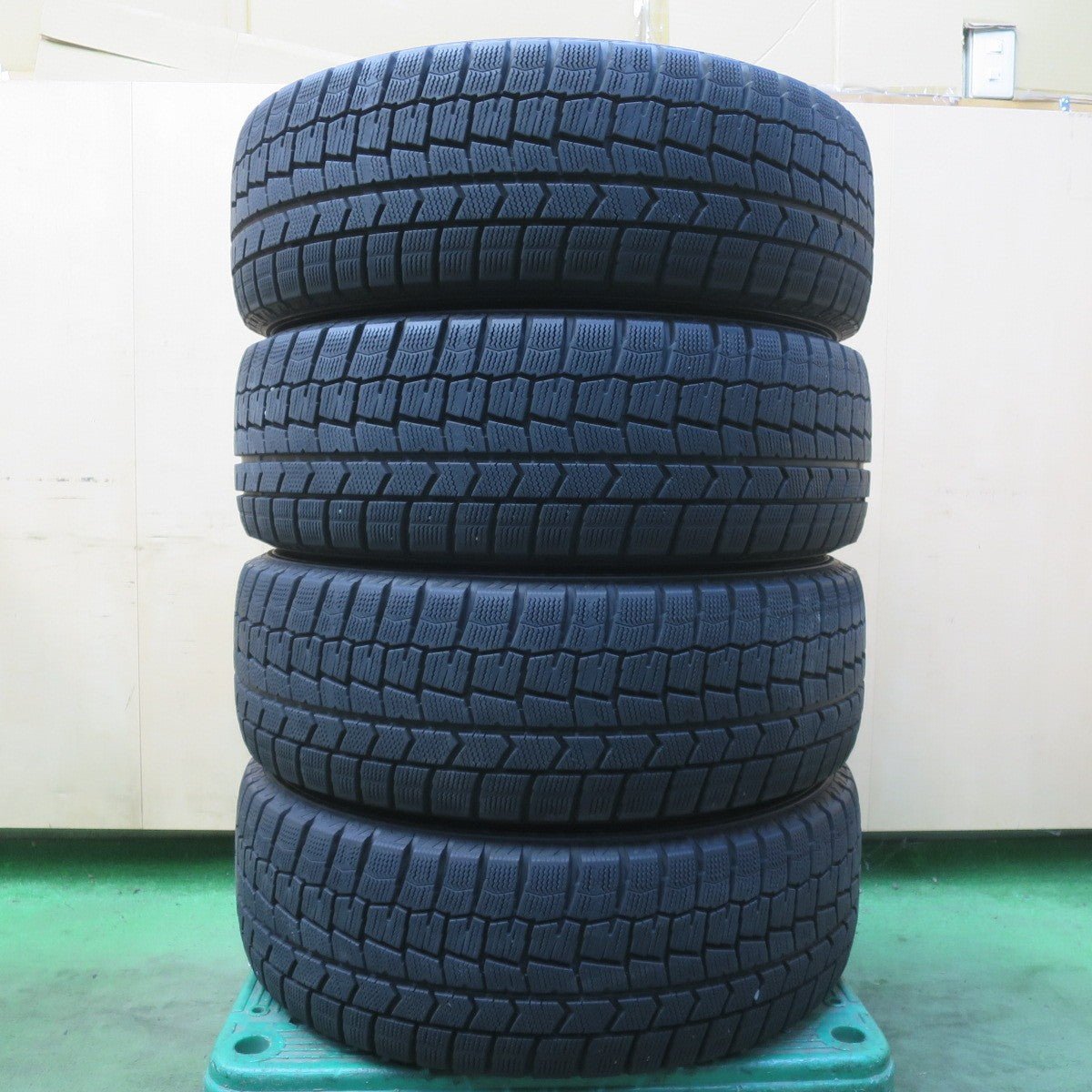 バリ溝！キレイ！9.5分◎レクサス CT バージョンC 純正 205/55R16 スタッドレス ダンロップ ウインターマックス WM02 16インチ PCD100/5H◎6071802イス