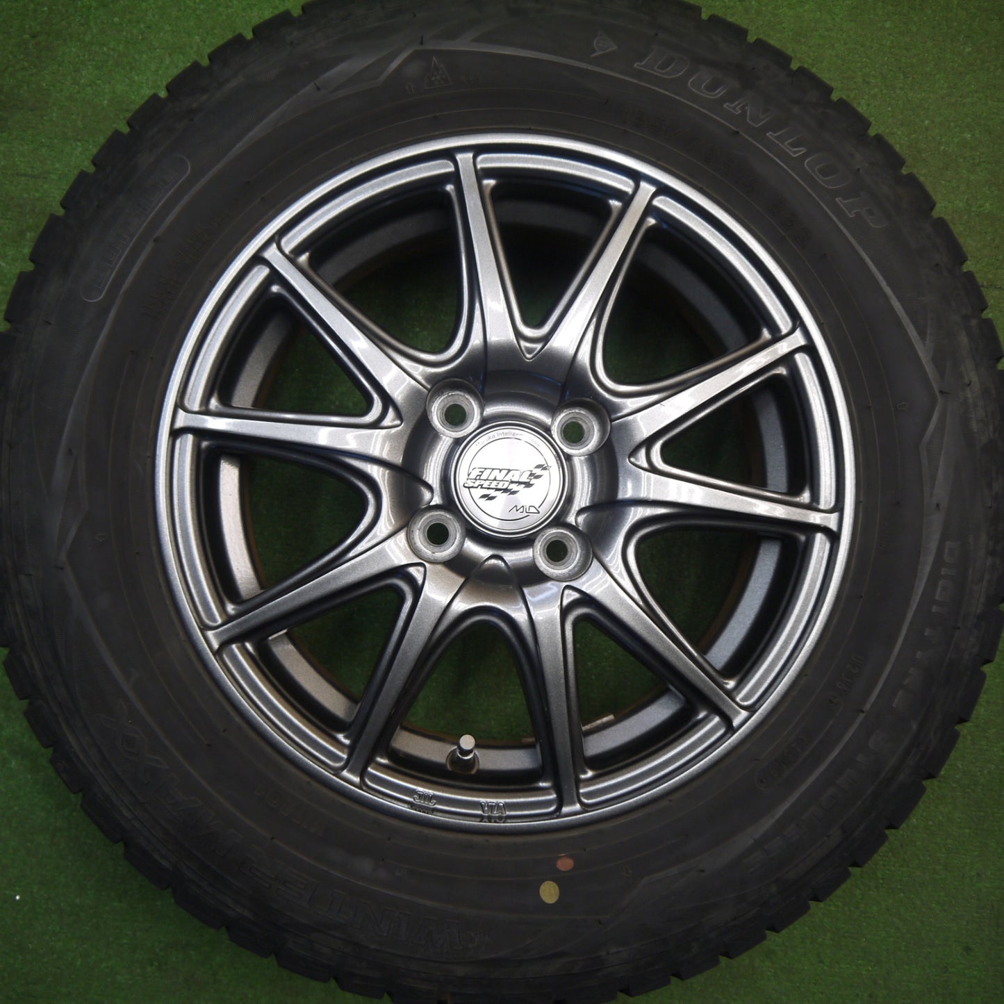 バリ溝！キレイ！9.5分以上★スタッドレス 185/70R14 ダンロップ ウインターマックス WM01 FINAL SPEED MiD ファイナルスピード マルカ 14インチ PCD100/4H★6012102Hス