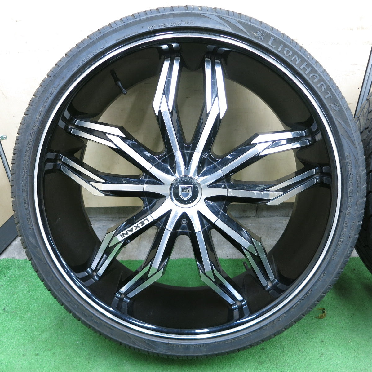 バリ溝！9.5分★LEXANI DW657 295/30R26 ライオンハート LH-TEN レクサーニ 26インチ PCD139.7/5H★5082301ナノ