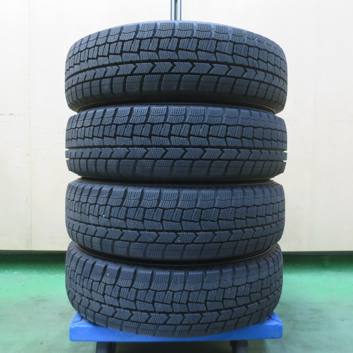 ほぼ未使用！24年！キレイ★スタッドレス 165/65R14 ダンロップ ウインターマックス WM02 AZ sports AZスポーツ 14インチ ソリオ ハスラー 等 PCD100/4H★6042003イス