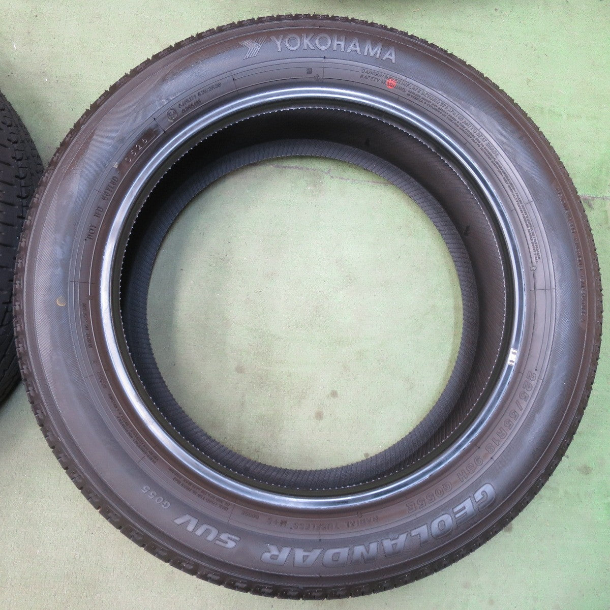 新車外し！26年★225/55R18 ヨコハマ ジオランダー SUV G055 G055E タイヤ 18インチ フォレスター デリカ D:5 エルグランド 等★6041509イノタ