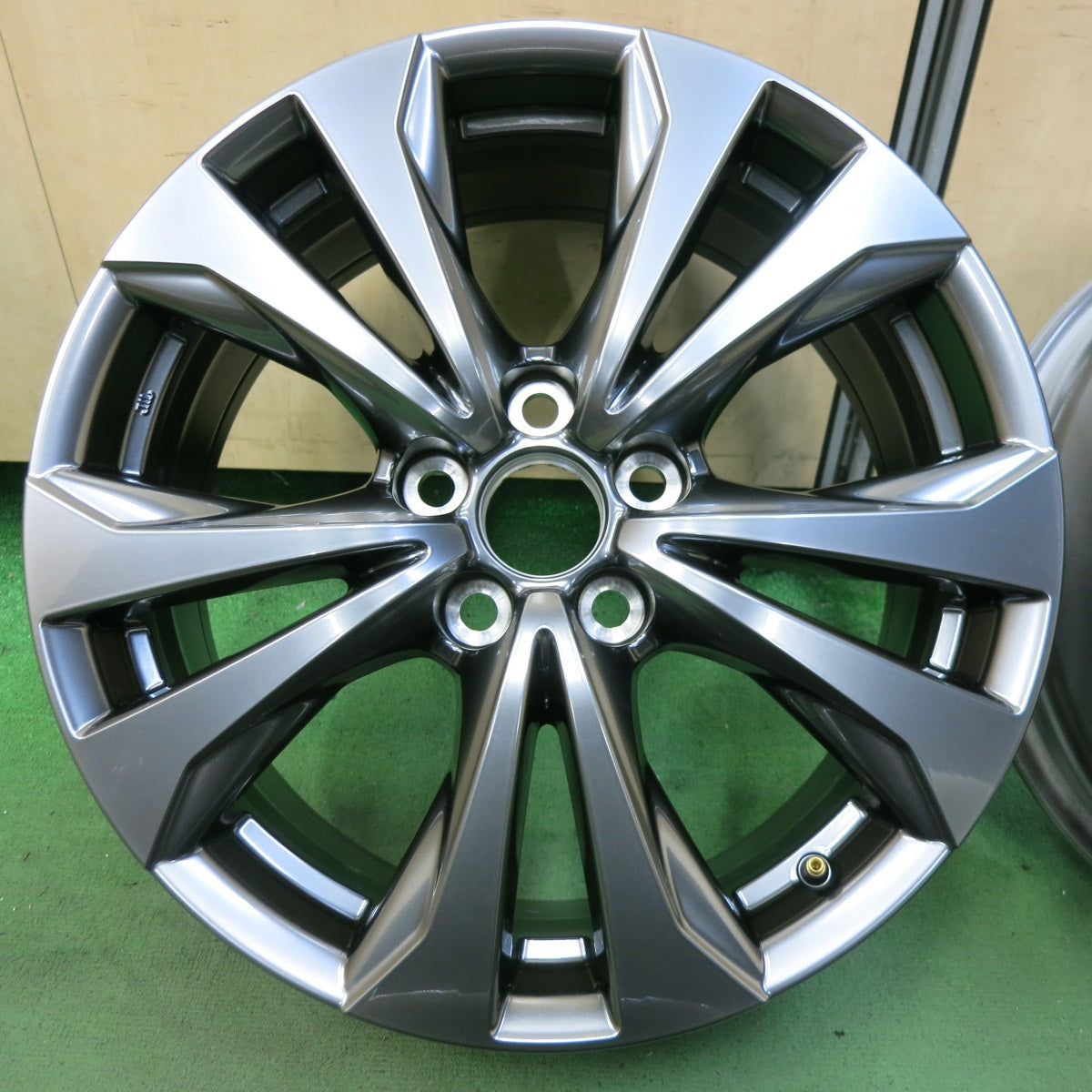 新車外し★レクサス UX Fスポーツ 純正 ホイール 18インチ 18×7J PCD114.3/5H★5072303SYホ