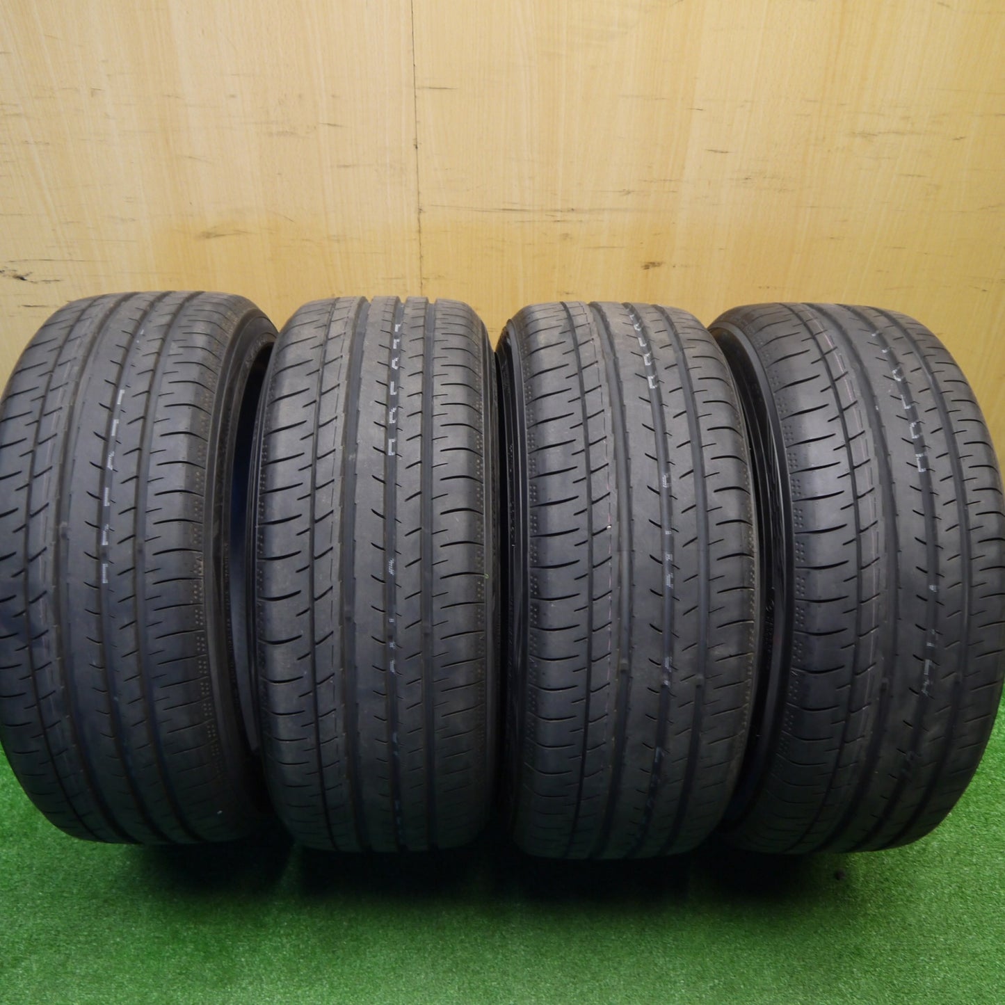 新車外し！25年★215/45R17 ヨコハマ BluEarth-GT AE51 タイヤ 17インチ プリウス ノア ヴォクシー セレナ 等★5102902Hノタ