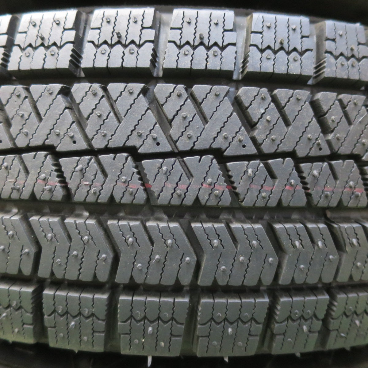 ほぼ未使用！23年★スタッドレス 175/70R14 ブリヂストン ブリザック VRX2 Exceeder エクシーダー 14インチ PCD100/4H★5122304イス