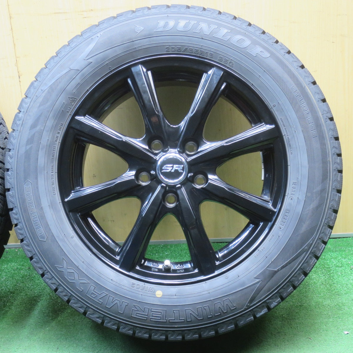 バリ溝！22年！キレイ！9.5分★スタッドレス 205/65R16 ダンロップ ウインターマックス WM02 STRANGER ストレンジャー 16インチ PCD114.3/5H★6042907NJス