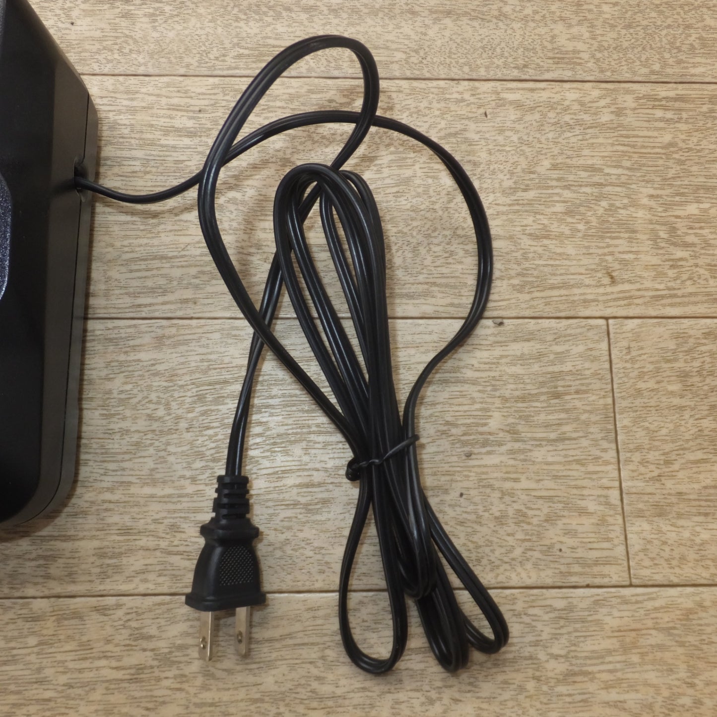 [送料無料] 美品★マキタ makita 急速充電器 DC18RF　100V～ 330W 50/60Hz　14.4V-18V 12A　5V 2.1A★