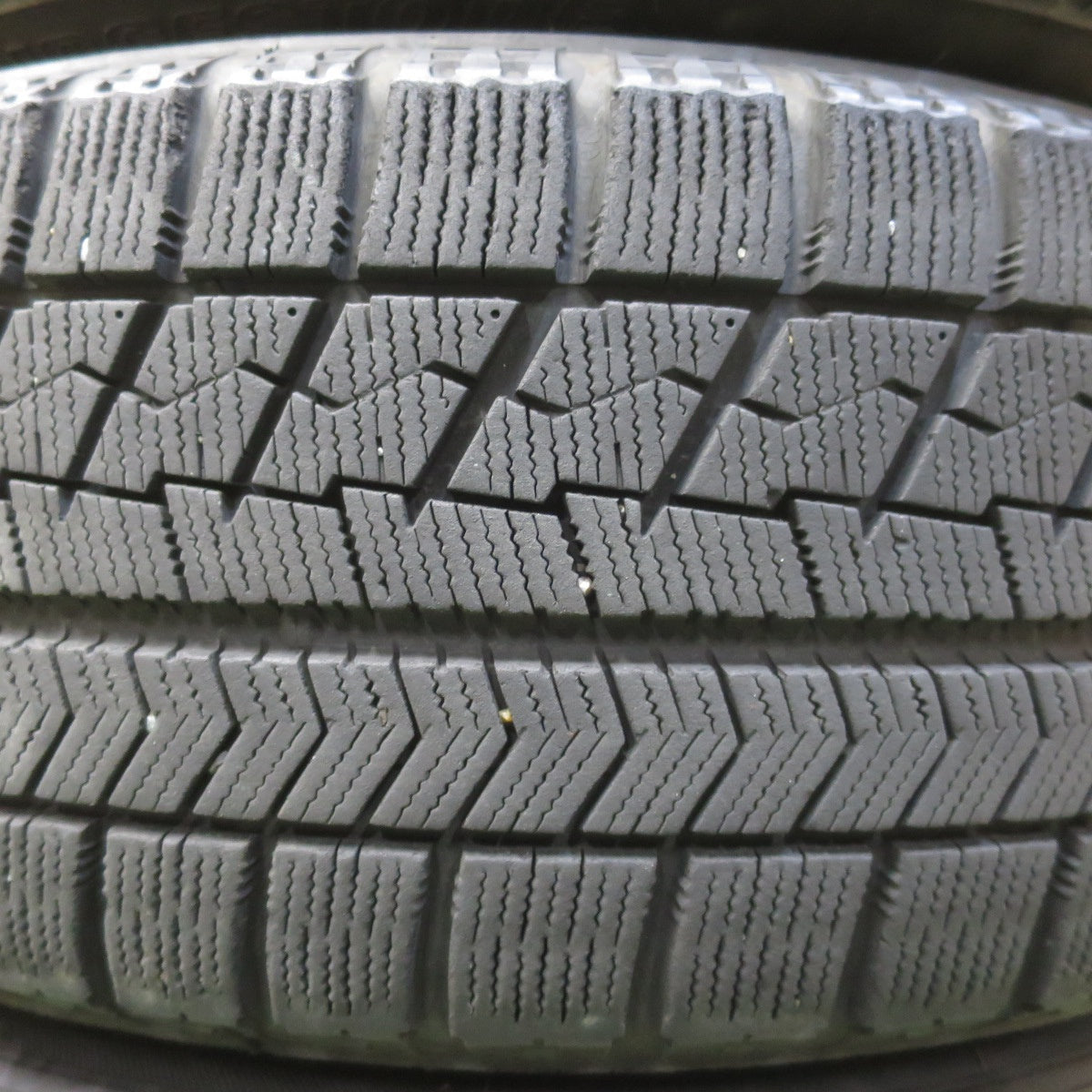 4本価格◎スタッドレス 205/60R16 ブリヂストン ブリザック VRX JOKER ジョーカー 16インチ PCD114.3/5H◎6070905イス