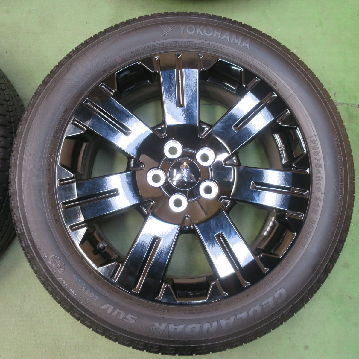 新車外し！23年◎三菱 デリカ D:5 シャモニー 純正 225/55R18 ヨコハマ ジオランダー SUV G055 G055E 18インチ PCD114.3/5H◎6070602イノ