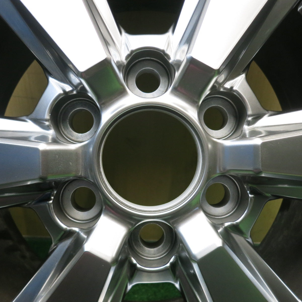 バリ溝！22年！キレイ！9.5分★トヨタ ランクル 300 純正 265/65R18 スタッドレス ブリヂストン ブリザック DM-V3 18インチ PCD139.7/6H★5112901HAス