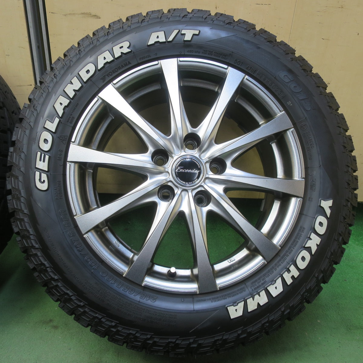バリ溝！23年！キレイ！9.5分◎215/65R16 109/107S 8PR ヨコハマ ジオランダー A/T G015 ホワイトレター Exceeder エクシーダー 16インチ PCD114.3/5H◎6090403イノ
