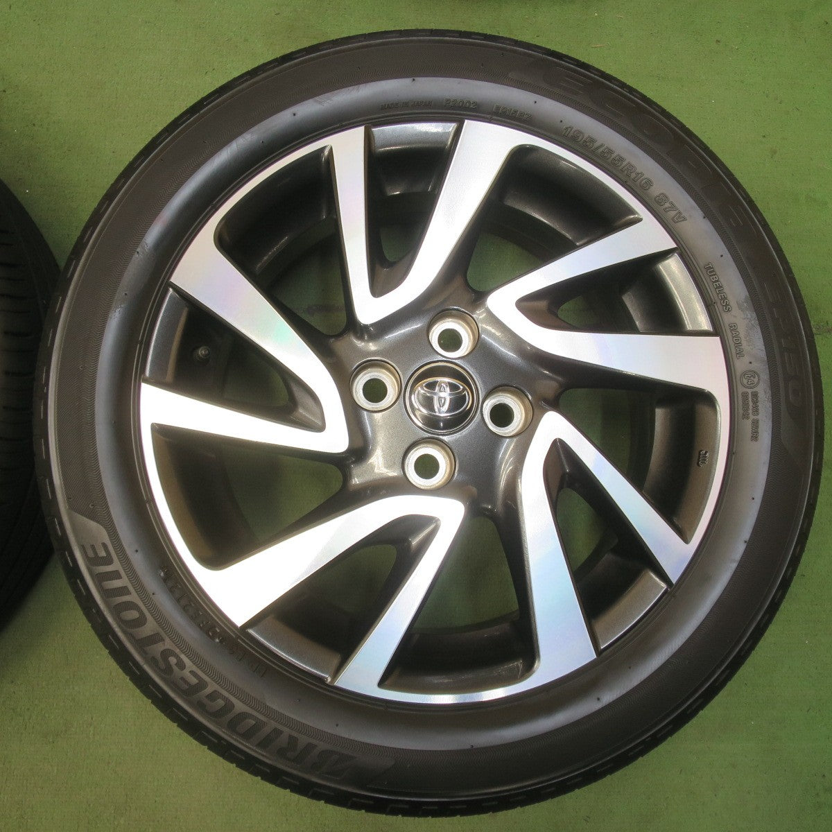 バリ溝！キレイ！9分★トヨタ アクア Zグレード 純正 オプション OP 195/55R16 ブリヂストン エコピア EP150 16インチ PCD100/4H★6041511イノ
