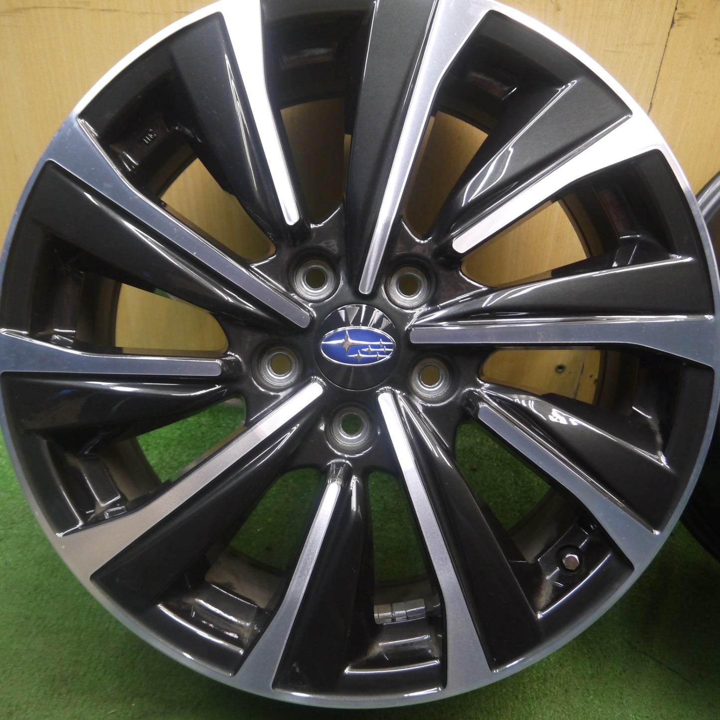 *送料無料* キレイ★スバル レヴォーグ VN5 STI SPORTS 純正 ホイール 18インチ 18×7.5J PCD114.3/5H★4043001Hホ