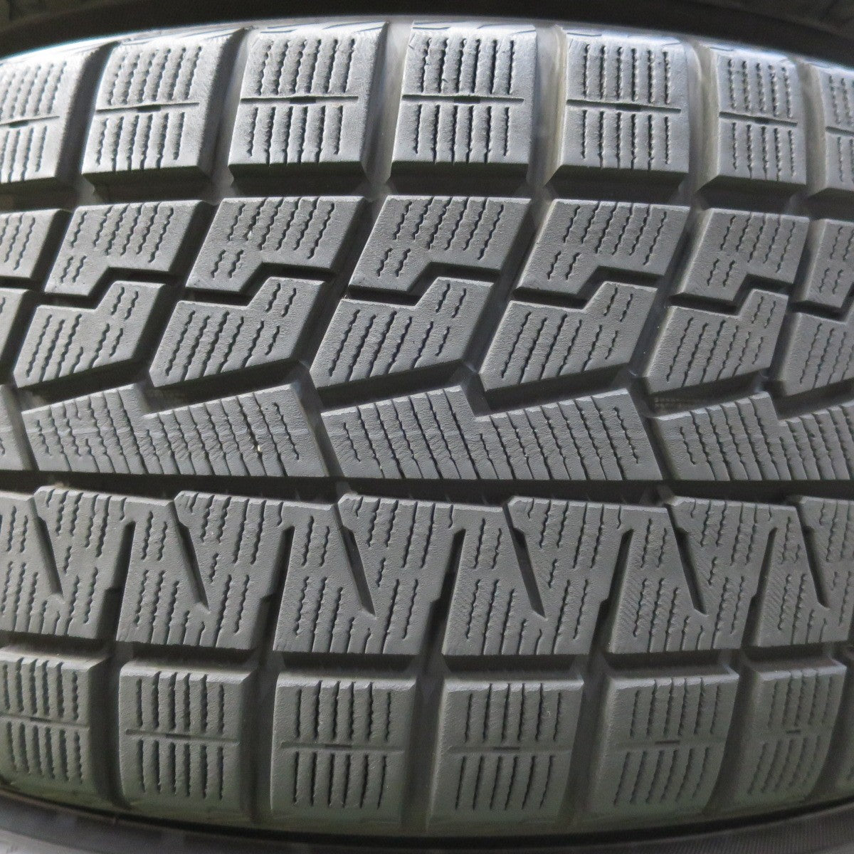 バリ溝！21年！キレイ！9.5分以上★スタッドレス 215/55R17 ヨコハマ アイスガード iG70 F-DiRECTION WS5 Fディレクション 17インチ PCD114.3/5H★5100710イス