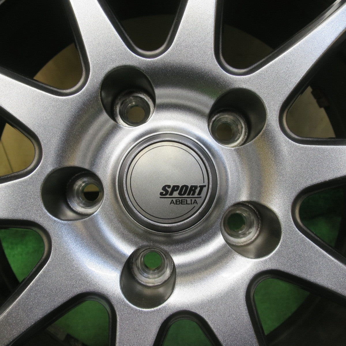 バリ溝！23年！キレイ！ほぼ10分★スタッドレス 205/60R16 ヨコハマ アイスガード iG60 SPORT ABELIA スポルト アベリア 16インチ PCD114.3/5H★5092001イス