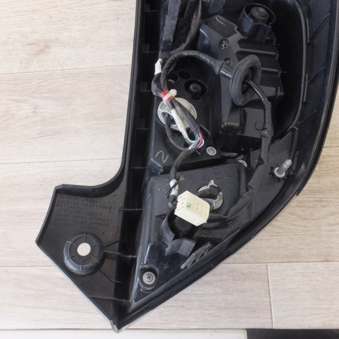 [送料無料] ★トヨタ TOYOTA 純正 アクア NHP10 テールライト STANLEY 52-297 左★