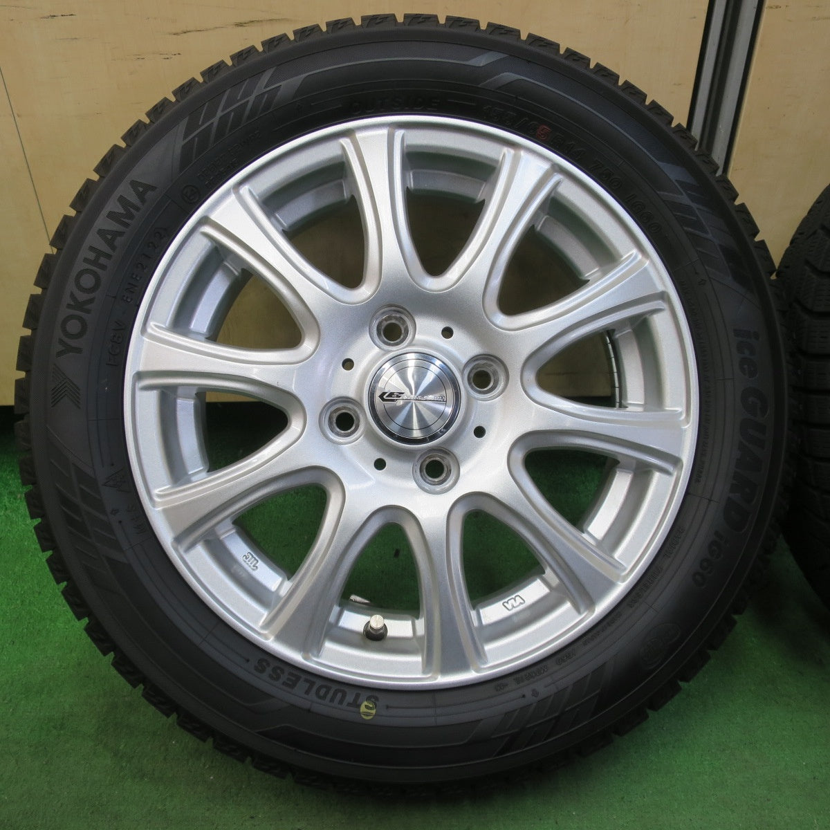 バリ溝！22年！キレイ！ほぼ10分★スタッドレス 155/65R14 ヨコハマ アイスガード iG60 LAUFBAHN ラウフバーン 14インチ PCD100/4H★5042301イス