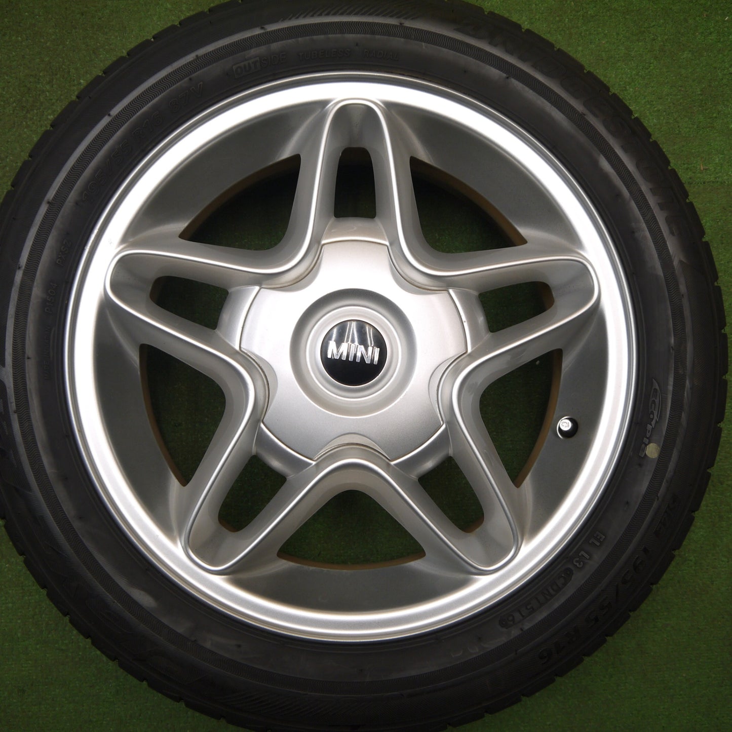 バリ溝！9.5分以上★MINI ミニ クーパー S R55 R56 純正 195/55R16 ブリヂストン プレイズ PX 16インチ PCD100/4H★6012703Hノ