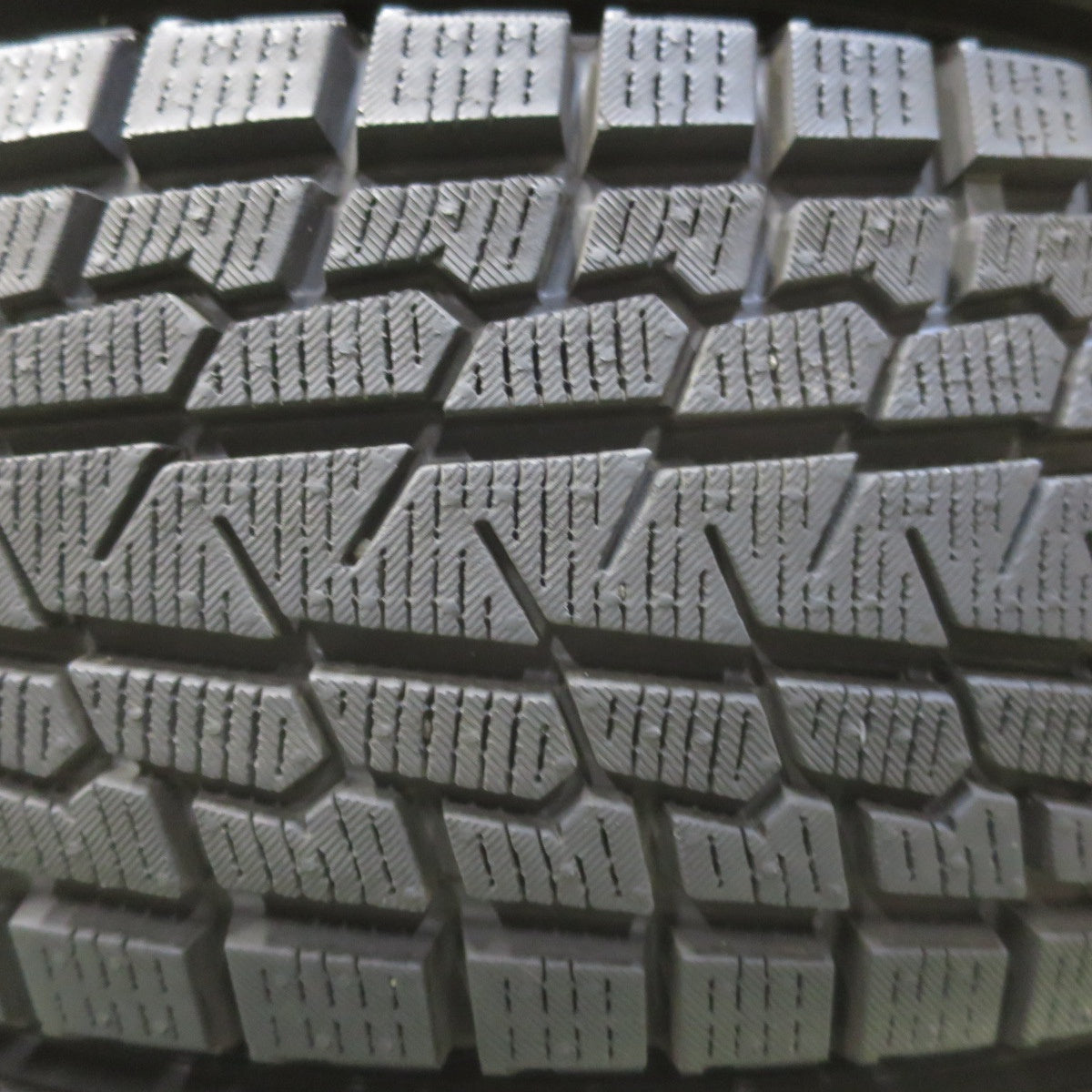 バリ溝！25年！キレイ！ほぼ10分◎スズキ JB74W ジムニー シエラ 純正 195/80R15 スタッドレス ヨコハマ アイスガード G075 15インチ PCD139.7/5H◎6090401イス