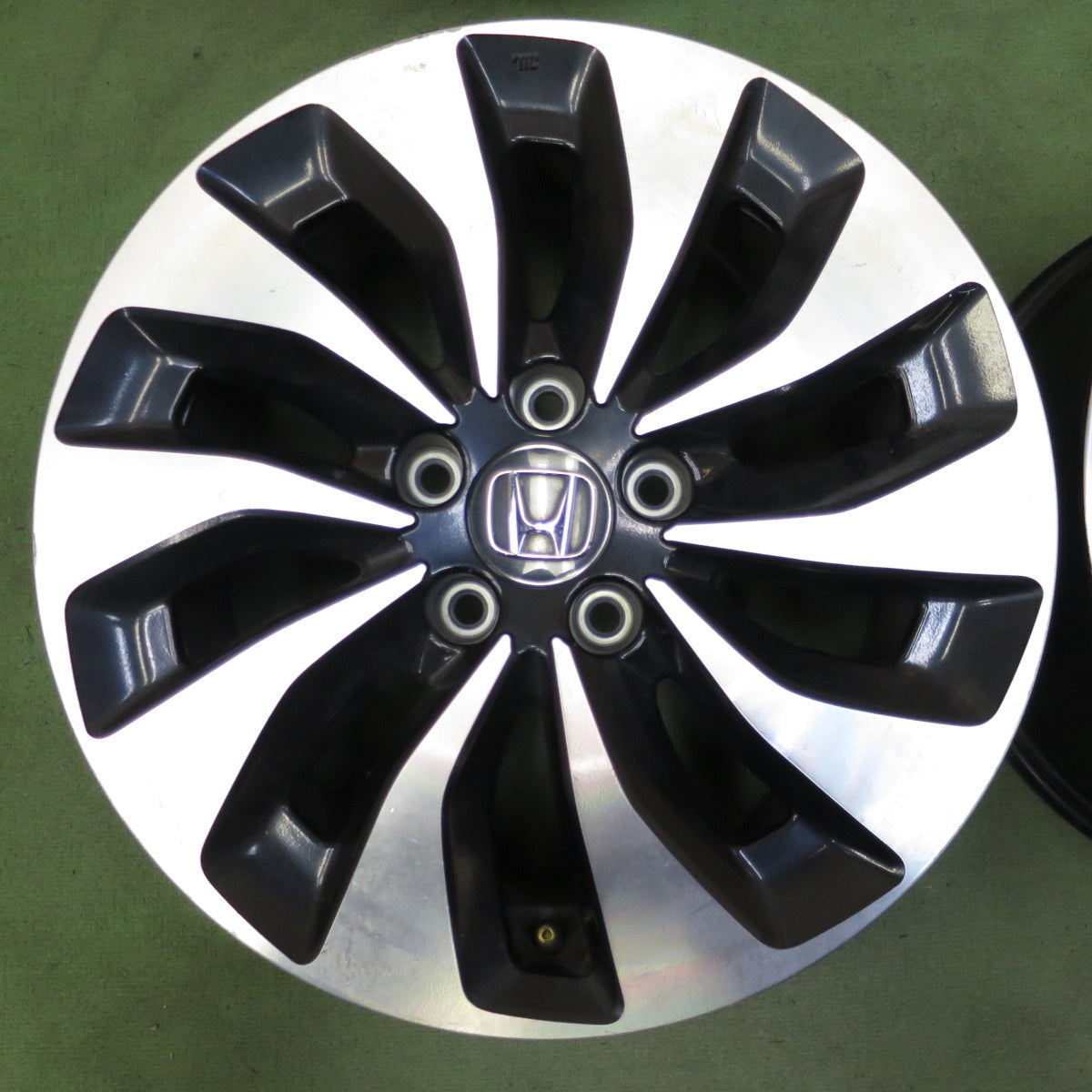 4本価格★ホンダ CR6 CR7 アコード ハイブリッド 純正 ホイール 17インチ 17×7.5J PCD114.3/5H★6072502NGホ